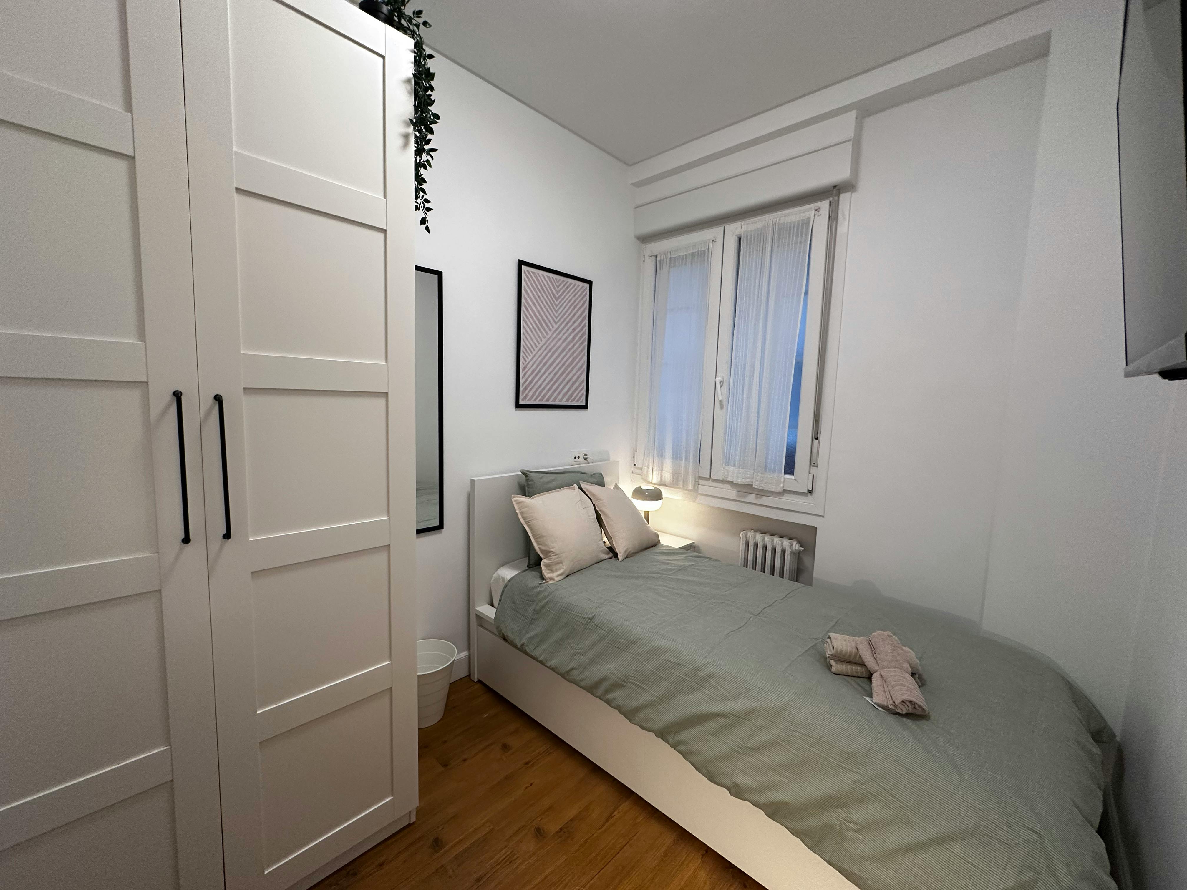 Private room for rent for €490 per month in Bilbao, Estrauntza Kalea