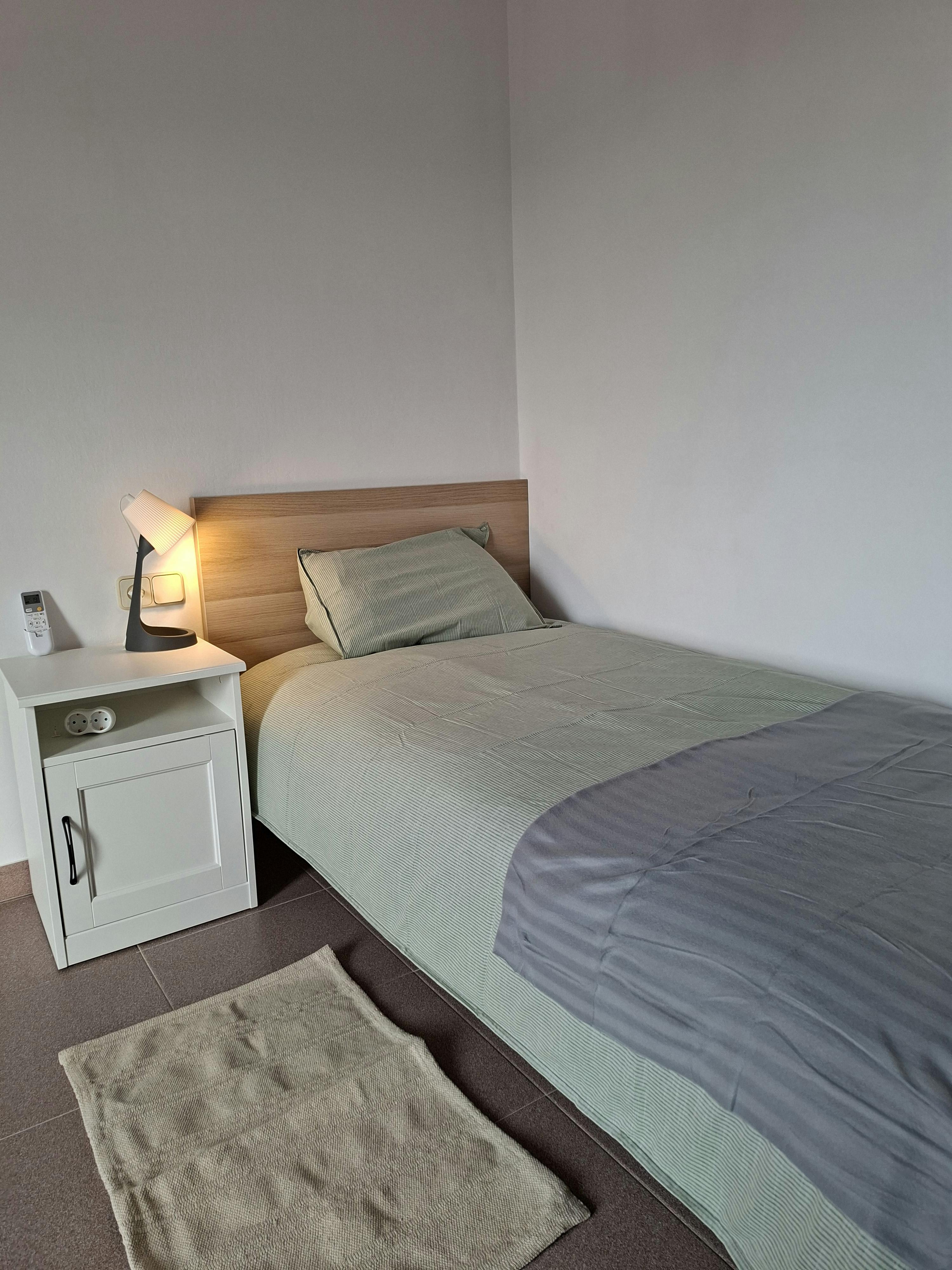 Plaça de l'Estació del Carrilet, Flaçà preview