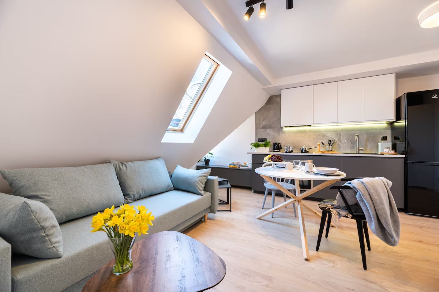 Apartament de închiriat pentru 916 EUR pe lună în Katowice, Stefana Batorego