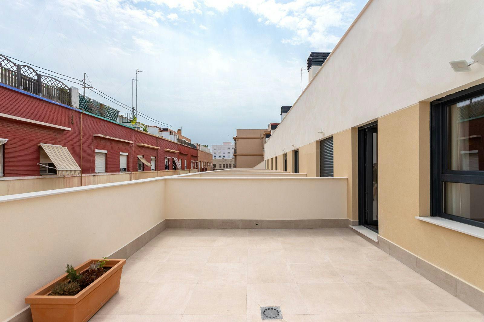 Studio for rent for €1,311 per month in Valencia, Carrer de l'Arquitecte Alfaro