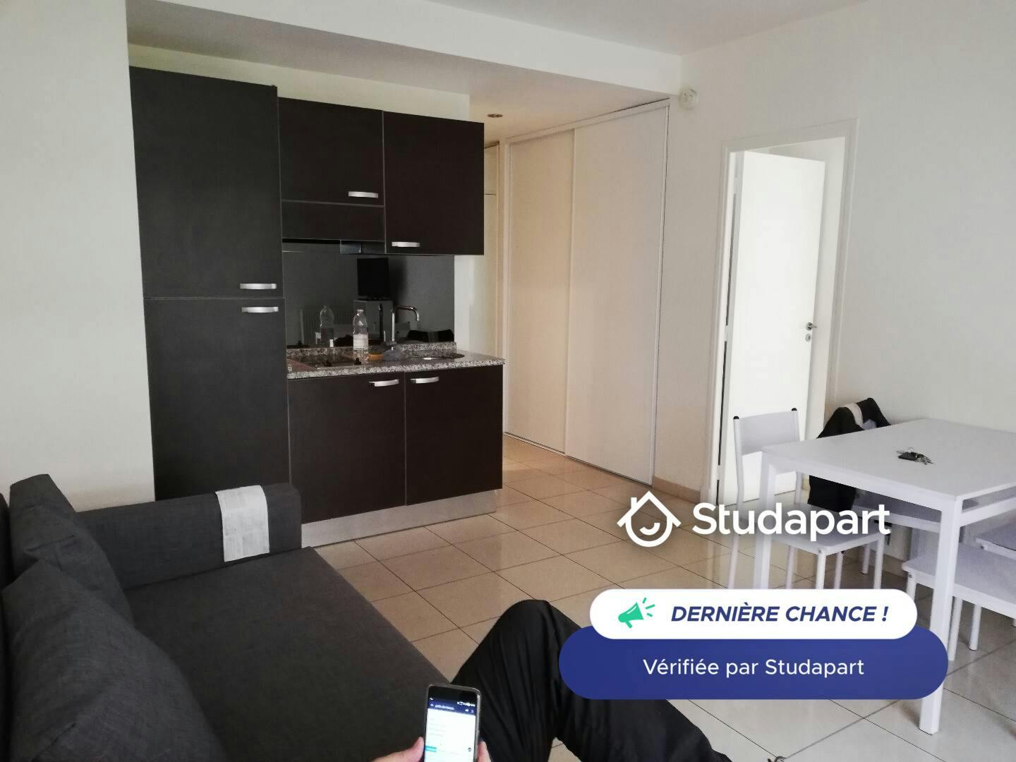 Apartment for rent for €950 per month in Nice, Boulevard du Parc Impérial