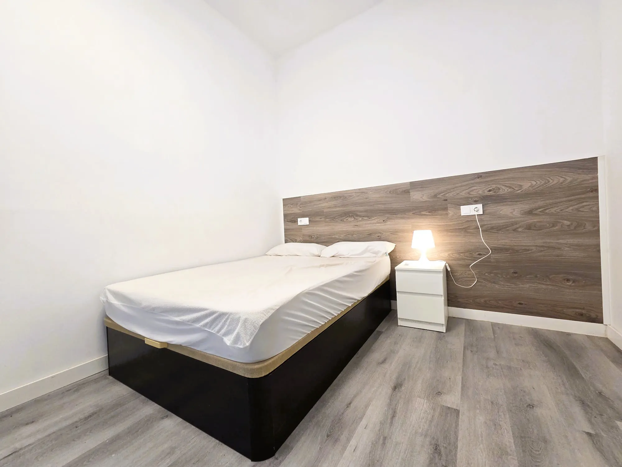 Private room in Calle de Peña de la Atalaya, Madrid (1690075) ROOM 1