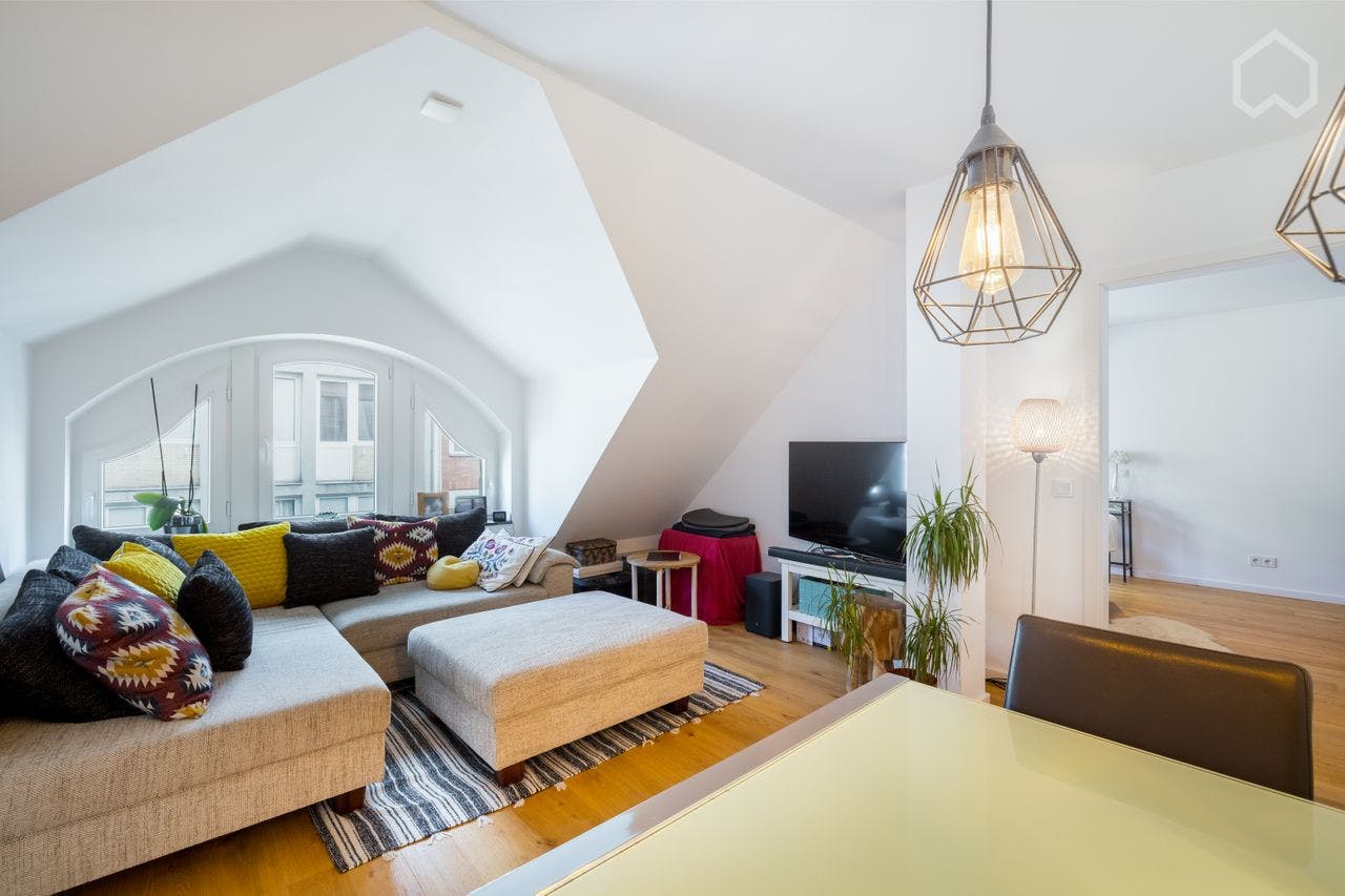 Apartament de închiriat pentru 1.600 EUR pe lună în Düsseldorf, Alexanderstraße