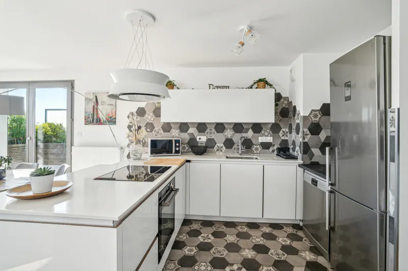 2-Bedroom Apartment in Chemin du Cornillon, Saint-Denis (1690120) ROOM 1