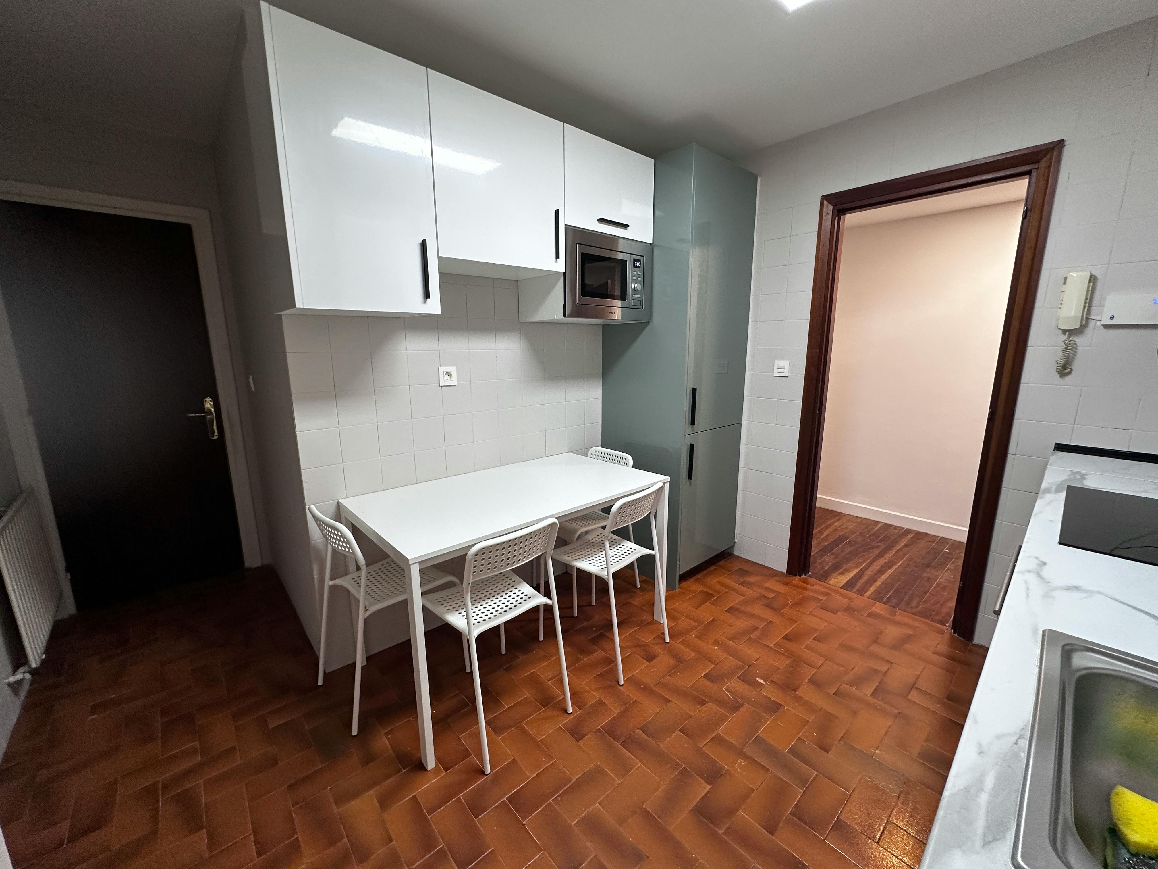 Single room Bilbao, 1 bed, 12m² — photo 3