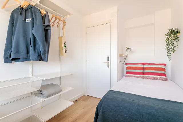 Private room in Carrer Bono Guarner, Alicante (1690131) room image 1
