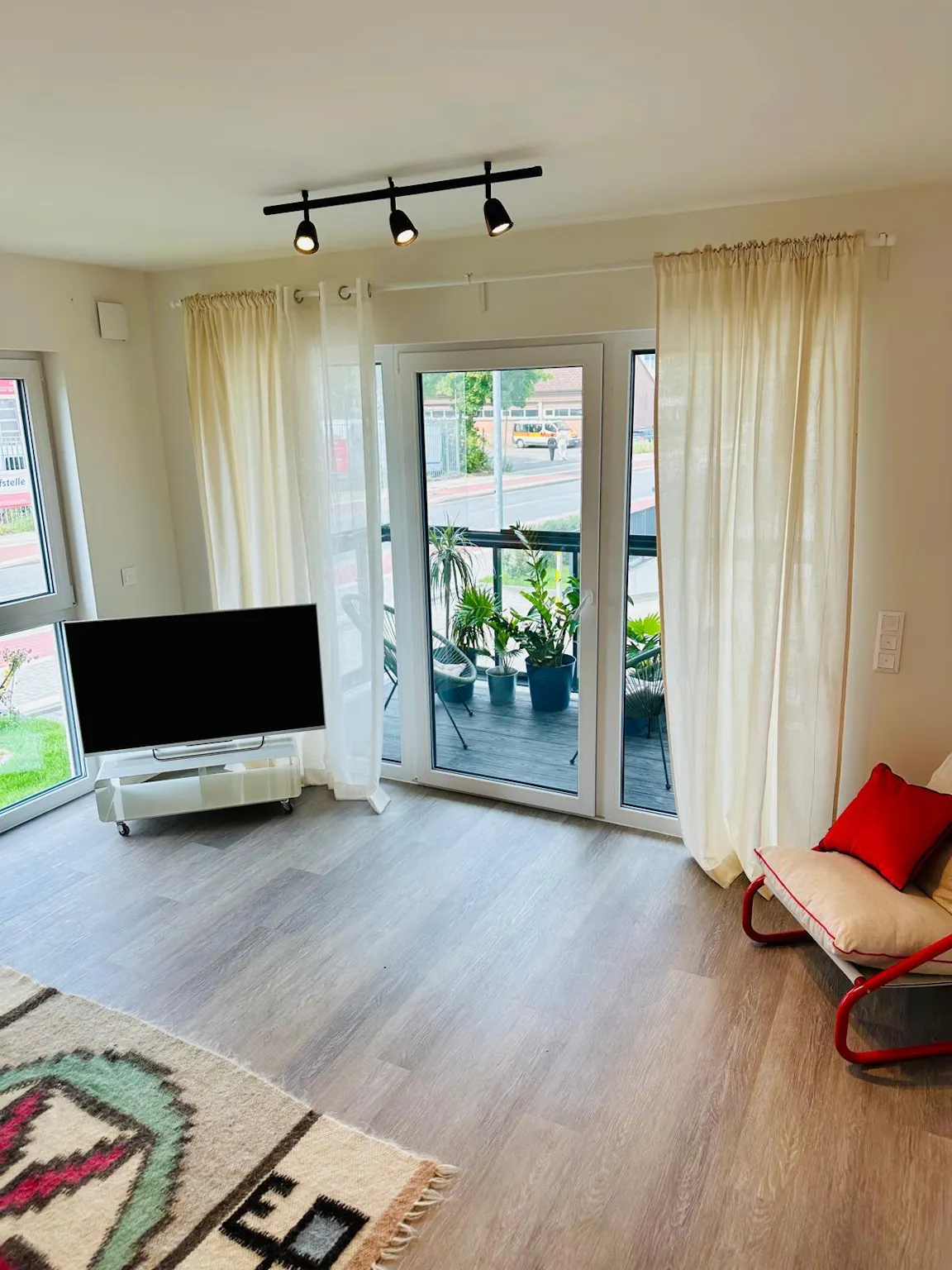 2-Bedroom Apartment in Segeberger Chaussee, Norderstedt (1690155) ROOM 1