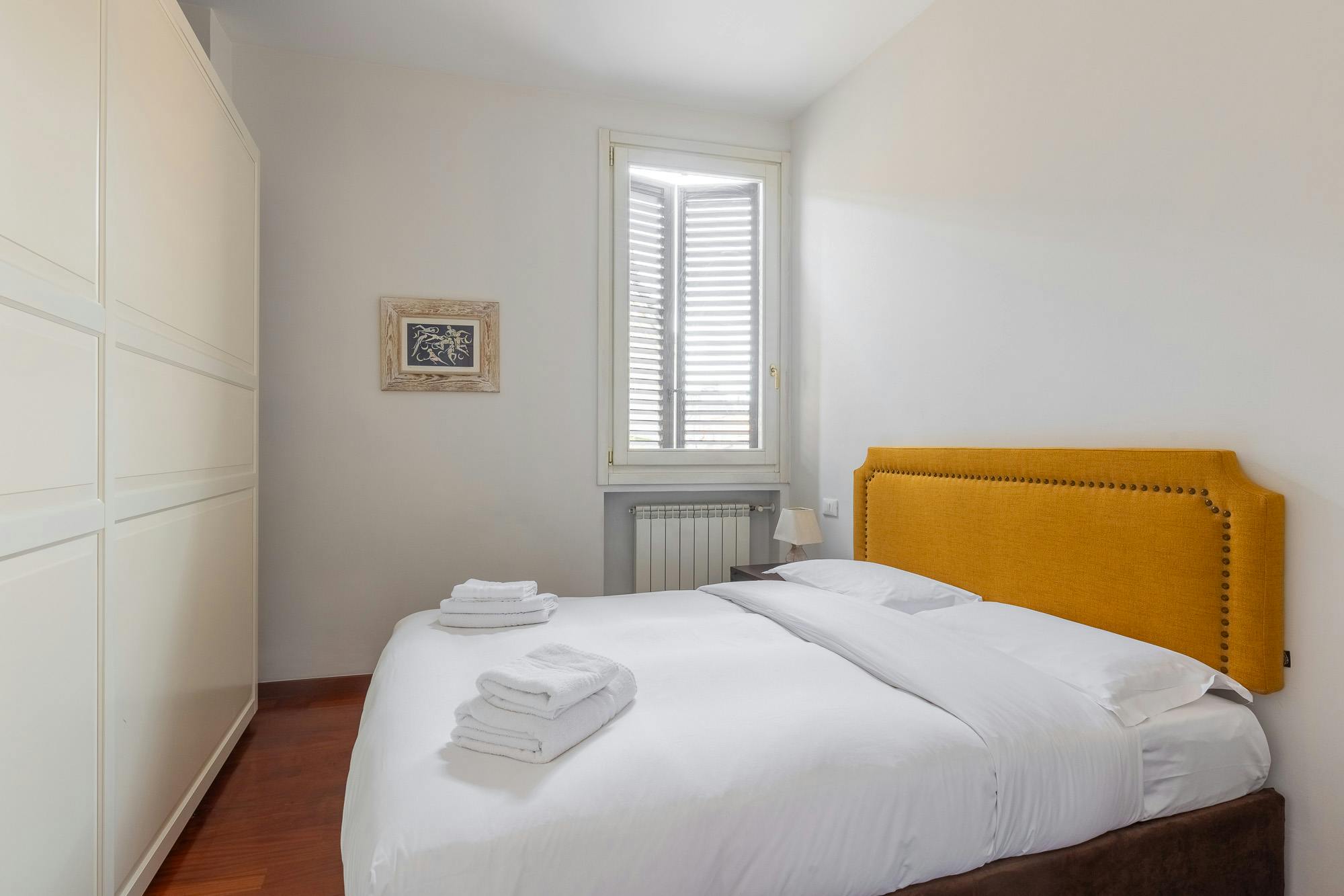 Via Parigi, Bologna preview