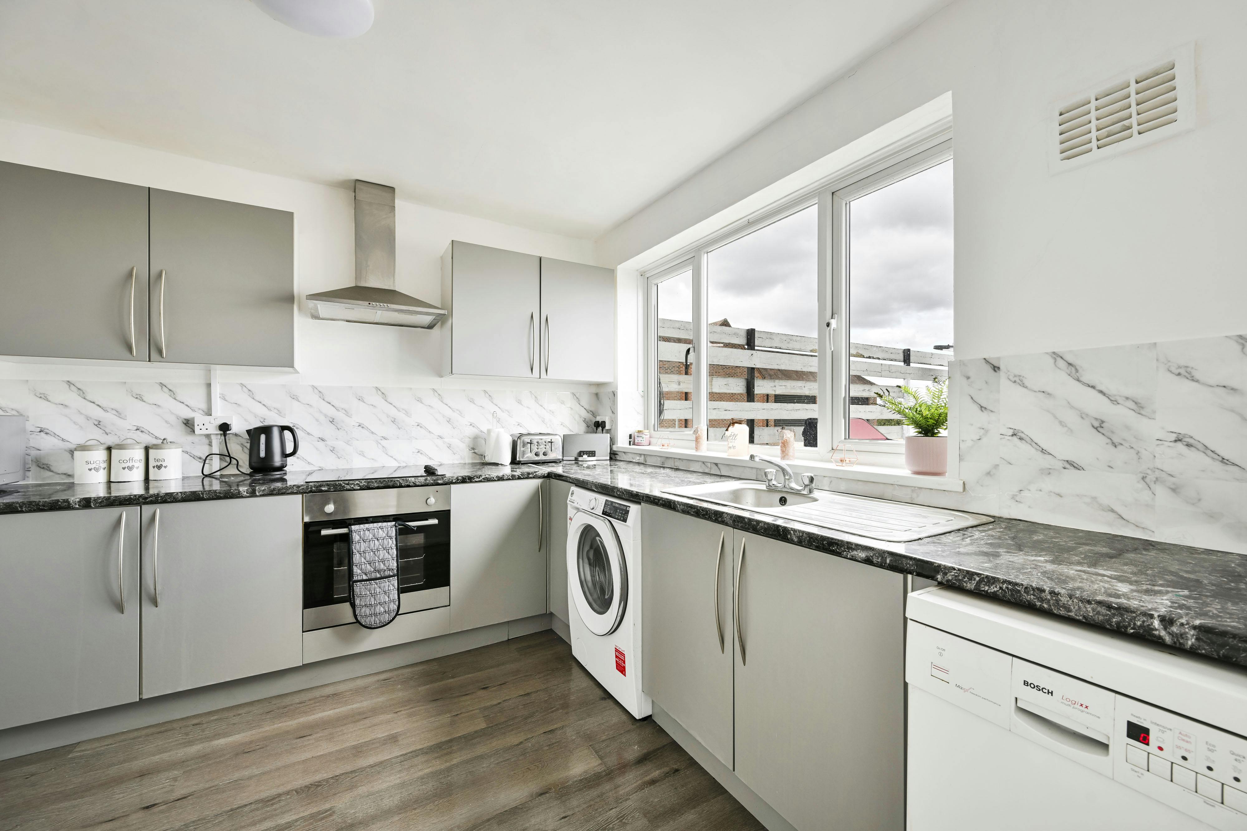 House for rent for £3,400 per month in Epping, High Street