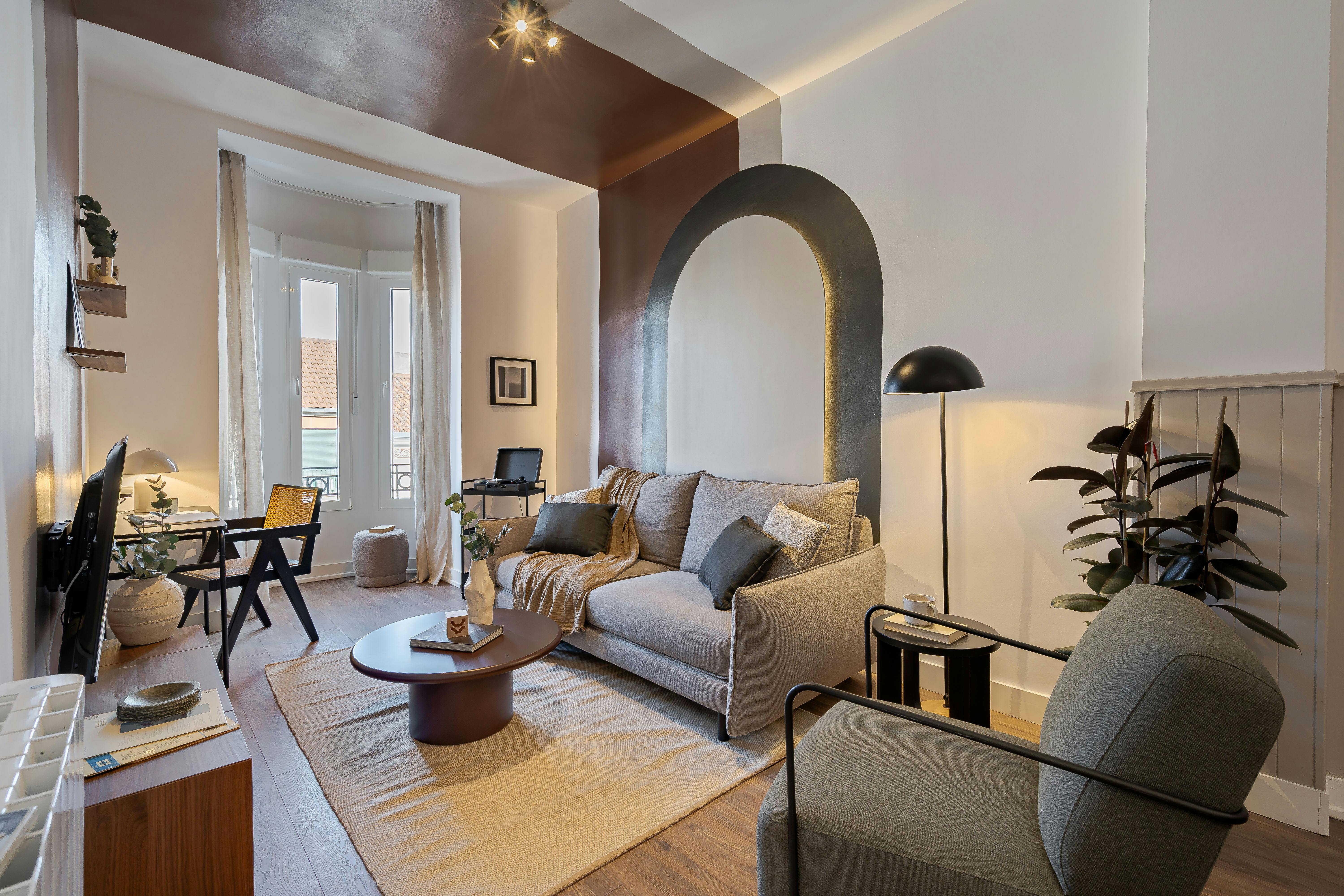 Apartment for rent for €2,483 per month in Madrid, Calle del Conde Duque