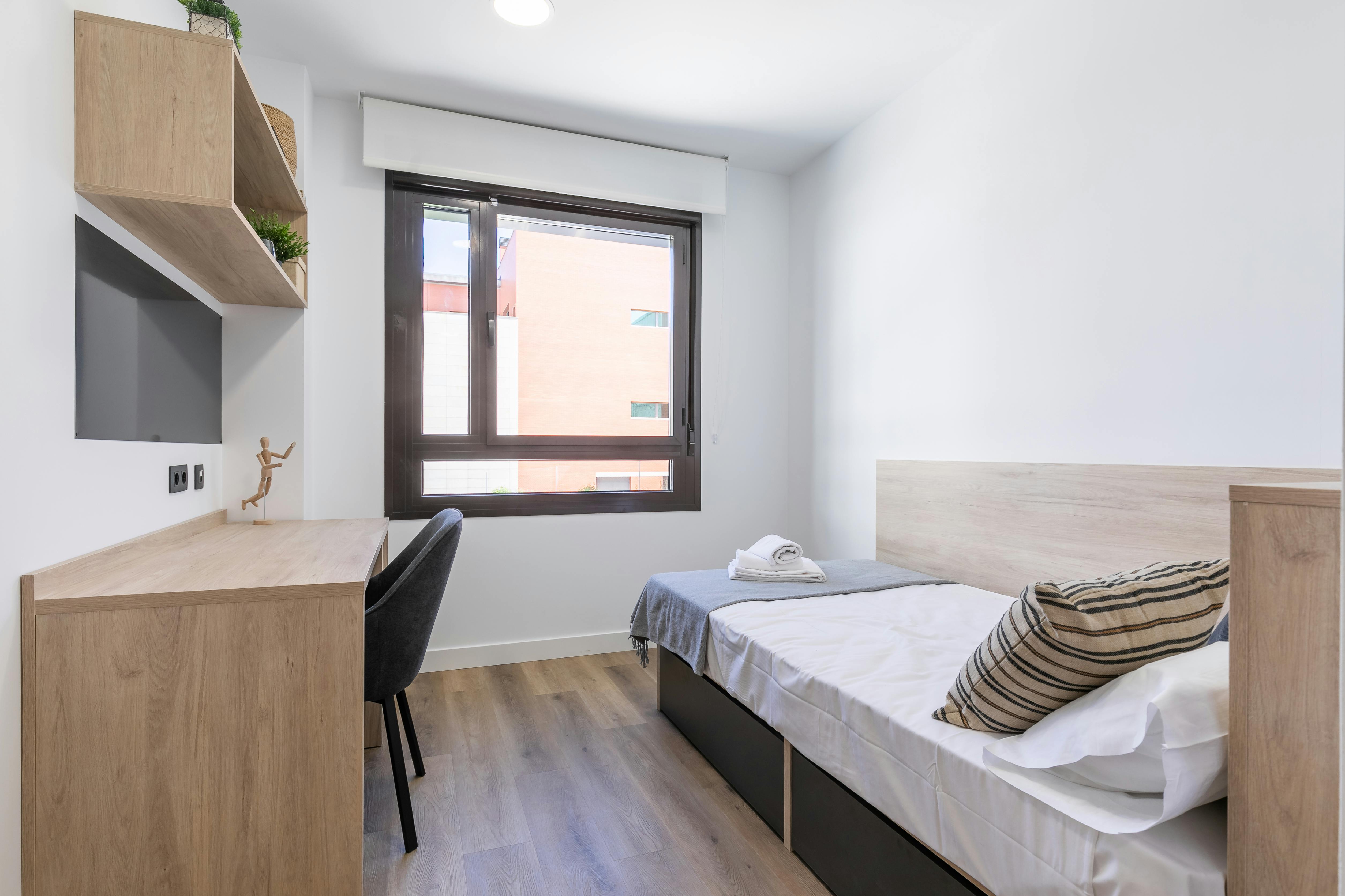 Отдельная комната сдается в аренду за 799 € в месяц в Madrid, Calle de Manuel Tovar