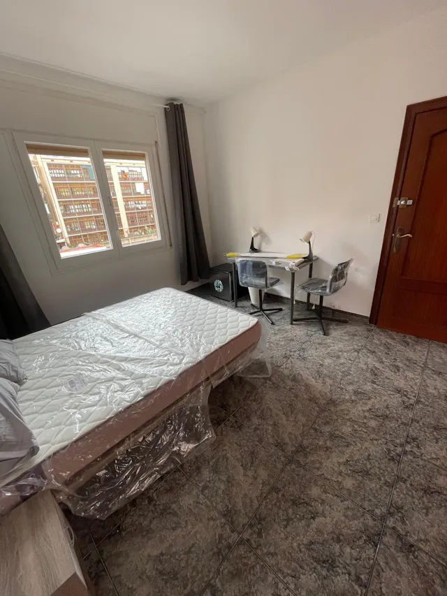 Private room in Carrer de Sepúlveda, Barcelona (1690239) room image 2