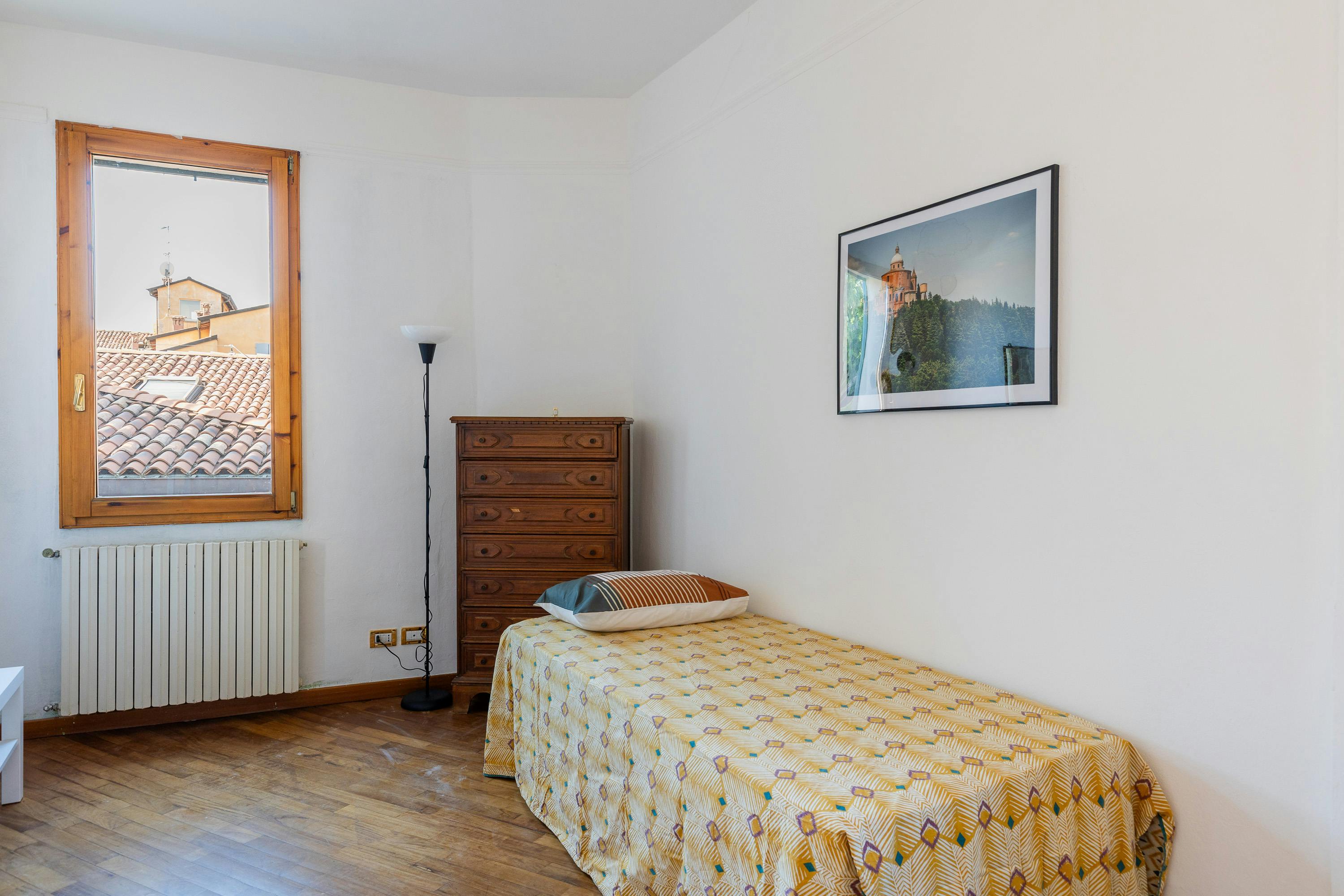 Via Farini, Bologna preview