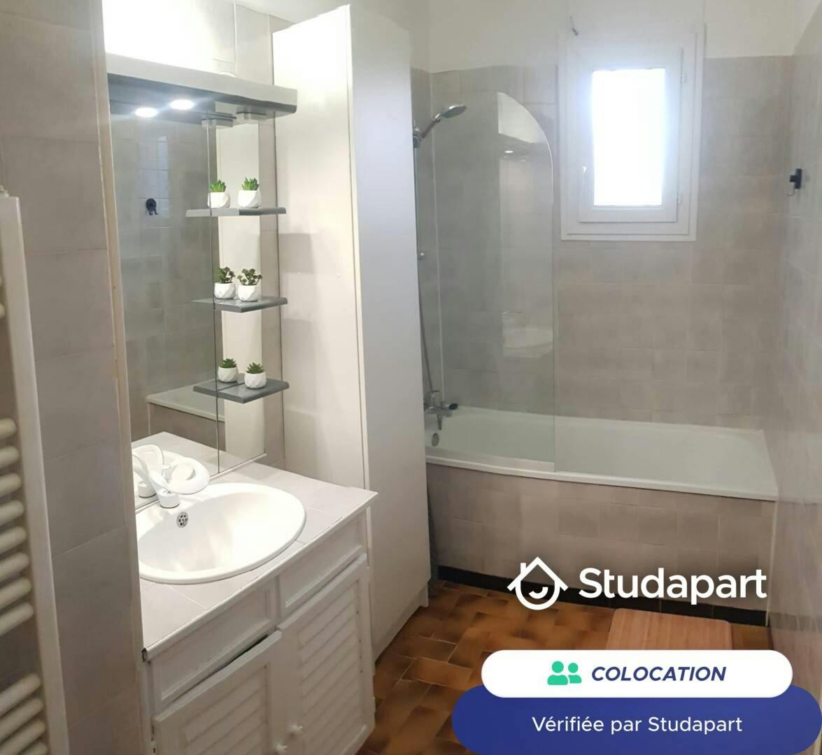 Private room for rent for €480 per month in Alès, Rue des Pinsons