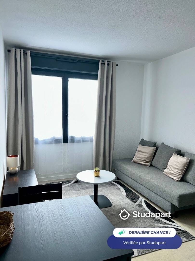 Apartment for rent for €620 per month in Talence, Rue de Peybouquey