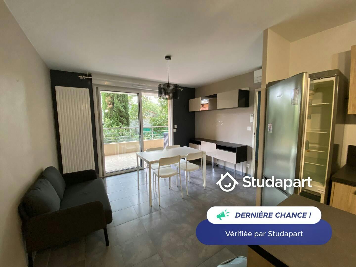 Wohnung zu mieten für 970 € pro Monat in Toulon, Rue Cité Drouet