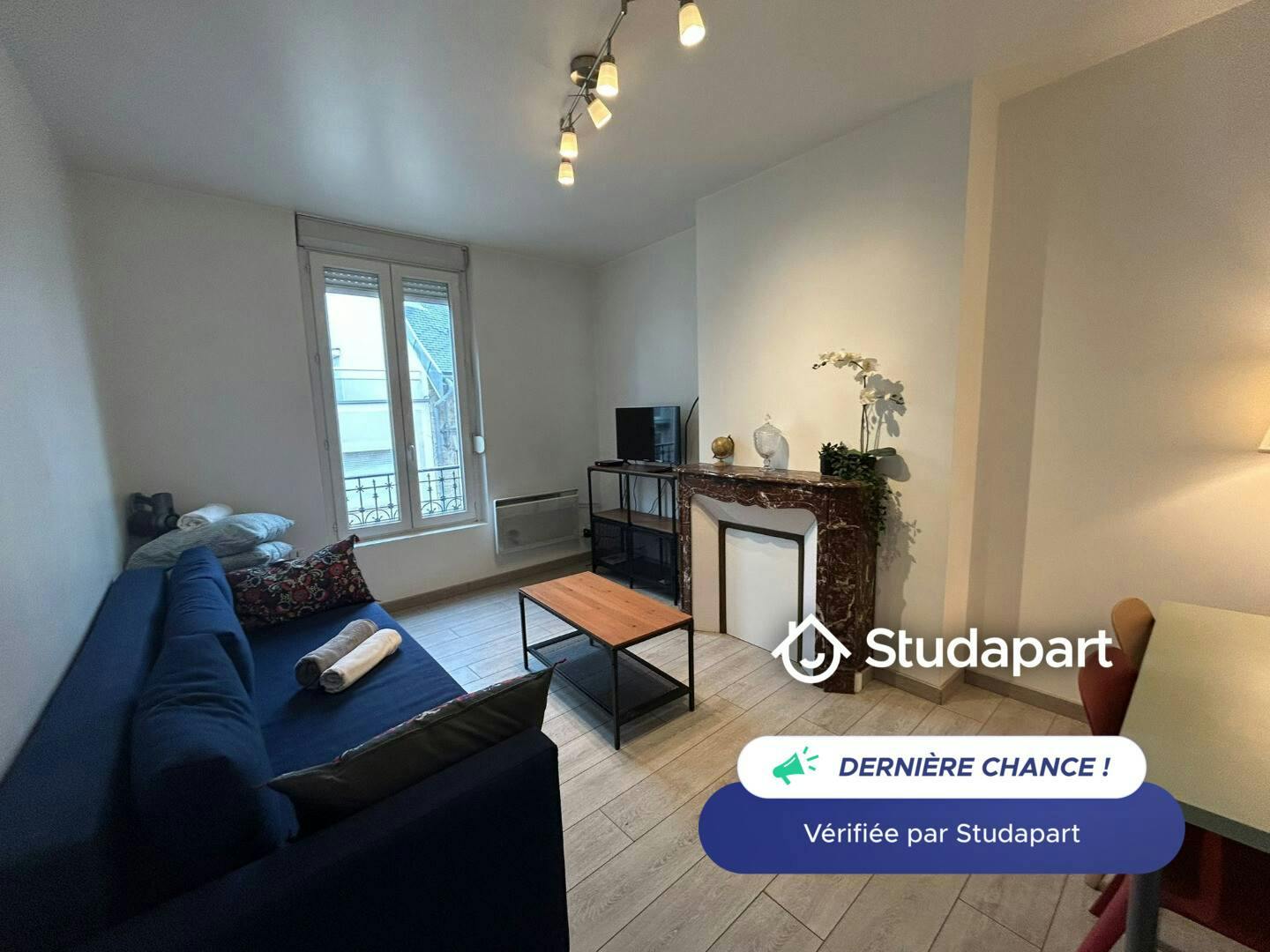Apartment for rent for €1,350 per month in Reims, Rue Boulard