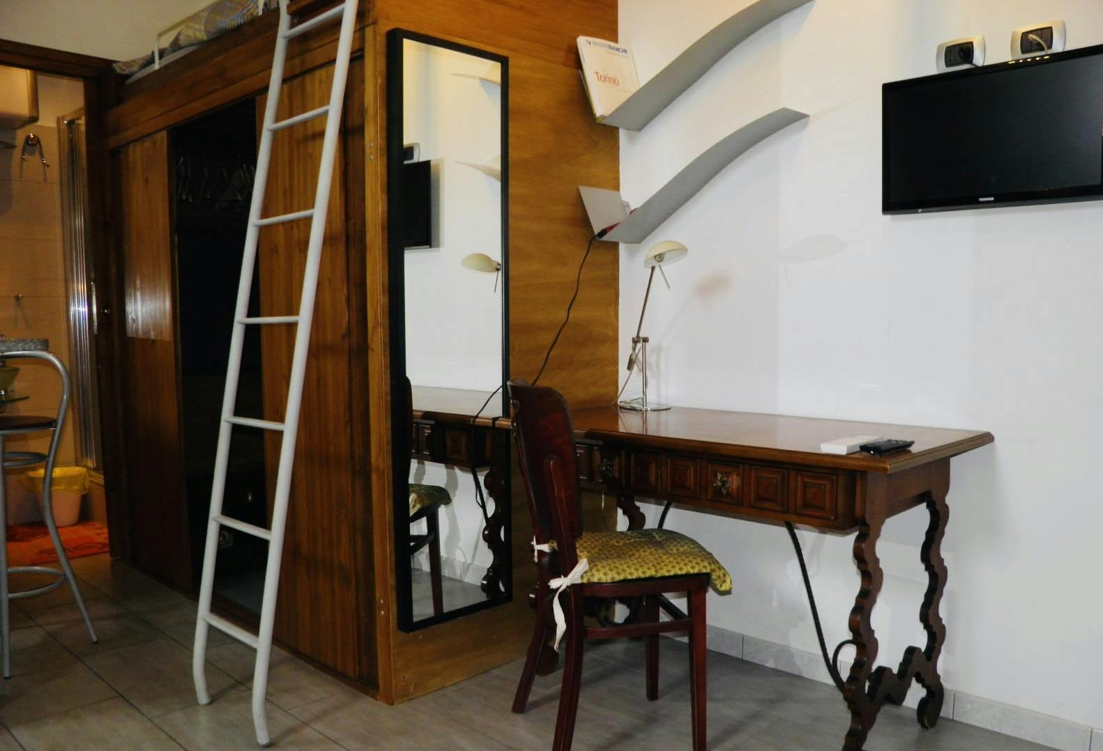 单间公寓 正在以 €730 的月租出租，其位于 Turin, Via della Misericordia