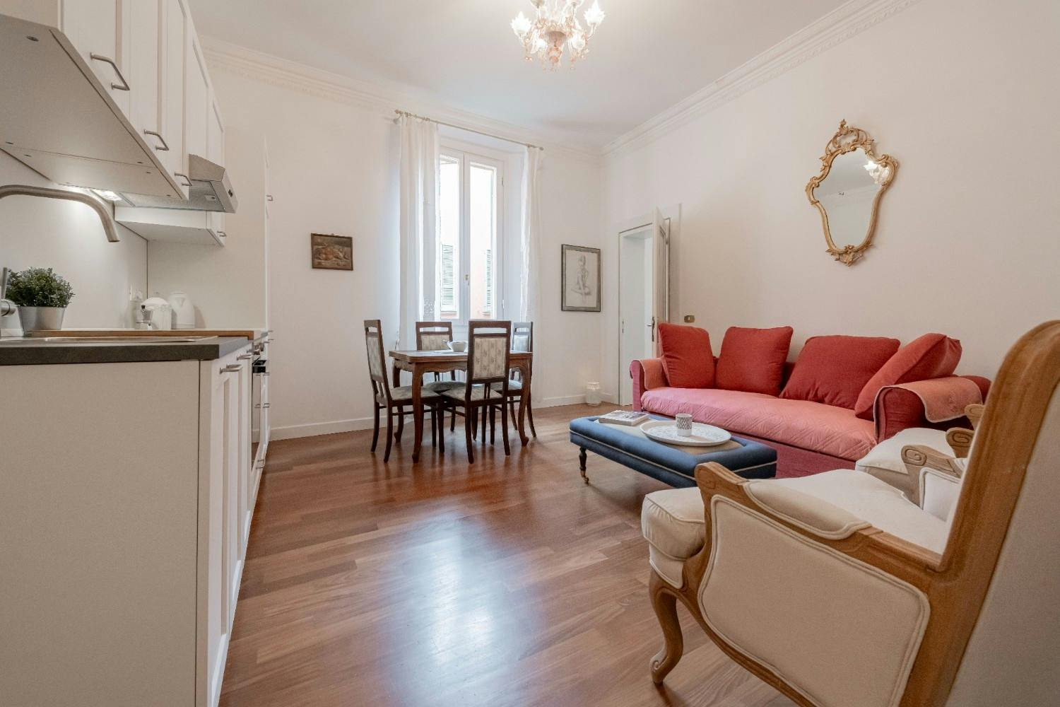 Lägenhet att hyra för 1 300 € i månaden i Bologna, Via Santo Stefano