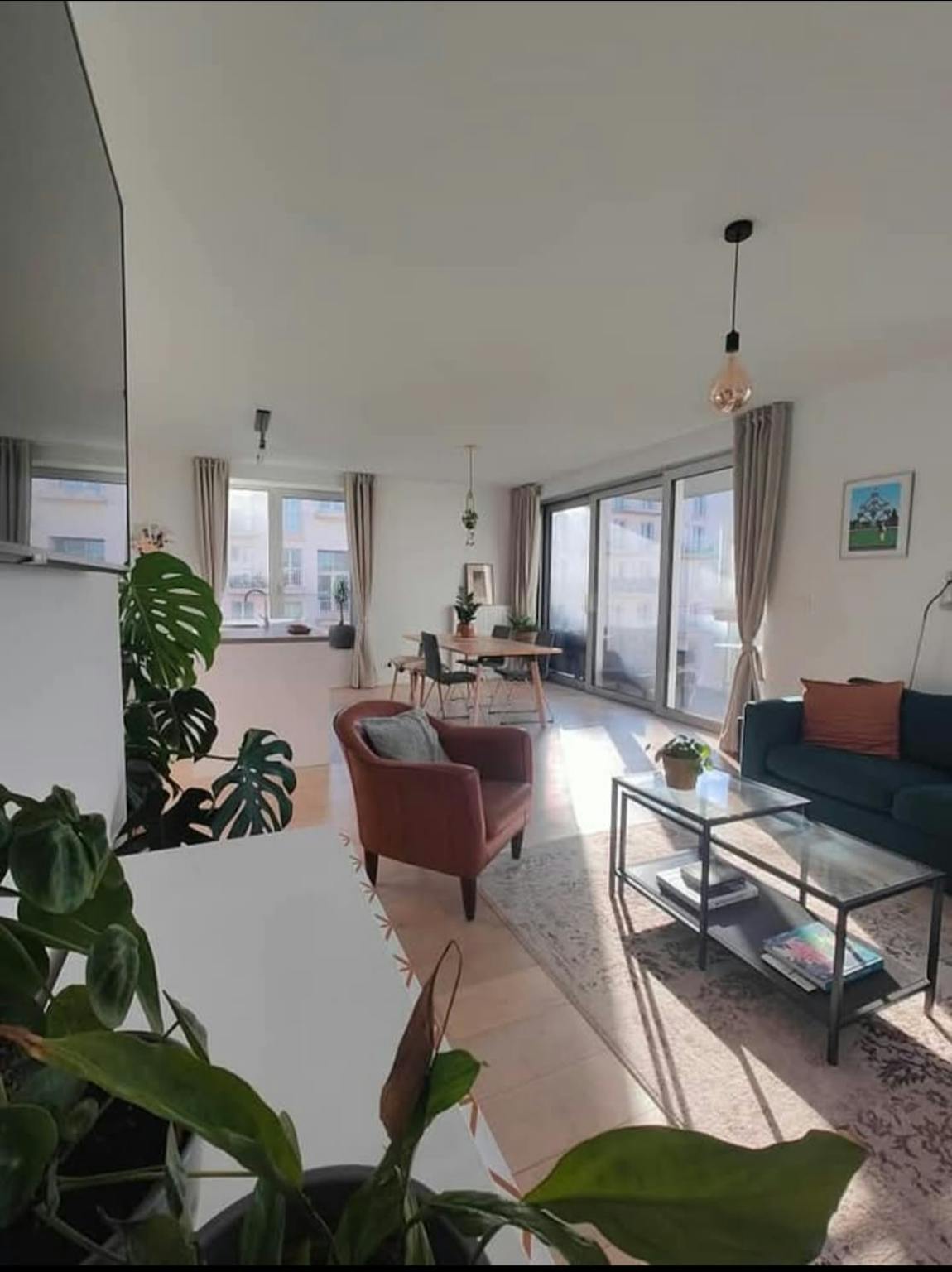 Quai des Péniches, Brussels preview