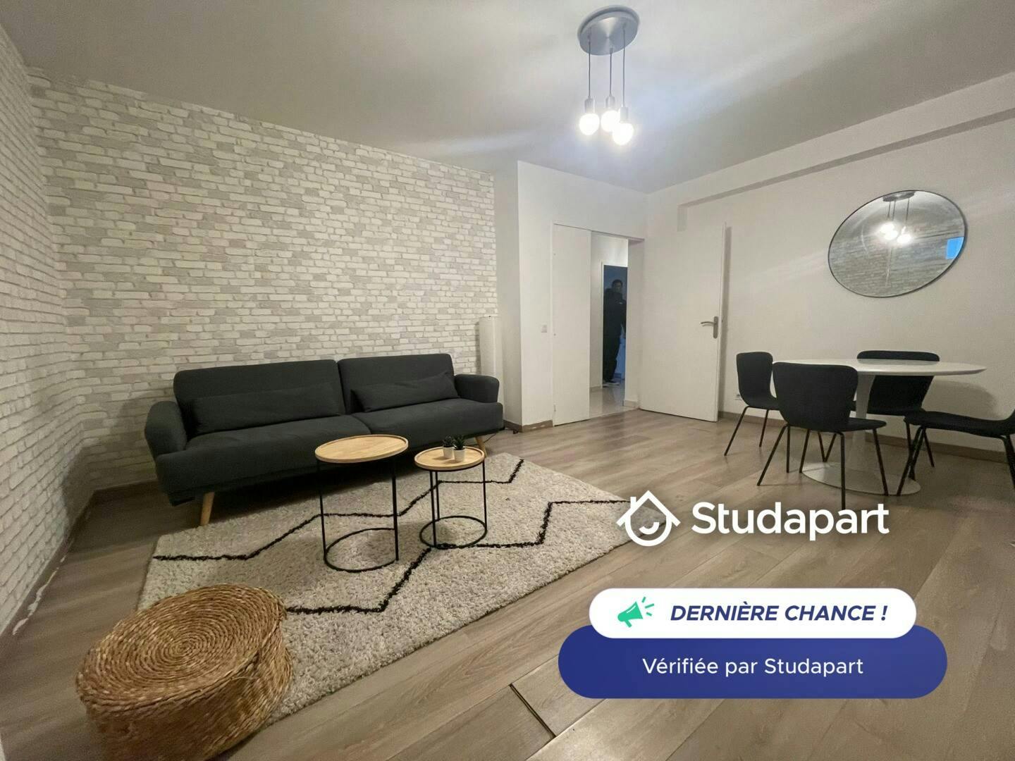 Apartment for rent for €1,380 per month in Aubervilliers, Rue Auvry