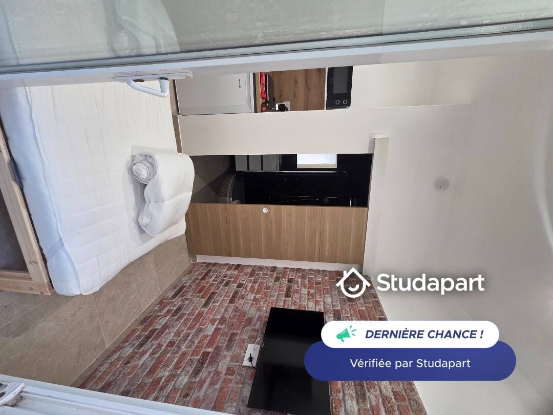 Apartment for rent for €1,000 per month in Nice, Rue Chabrier