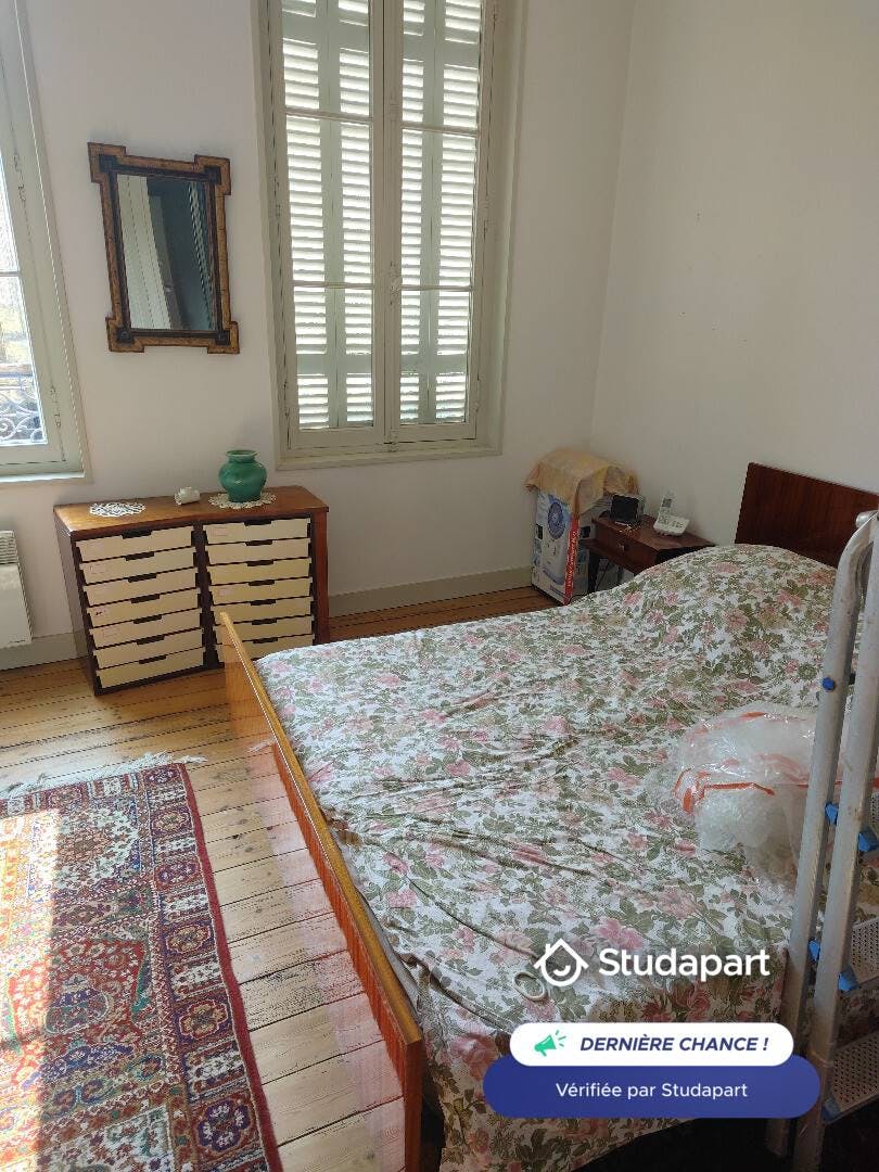 Apartment for rent for €820 per month in Bordeaux, Rue Saint-Jean