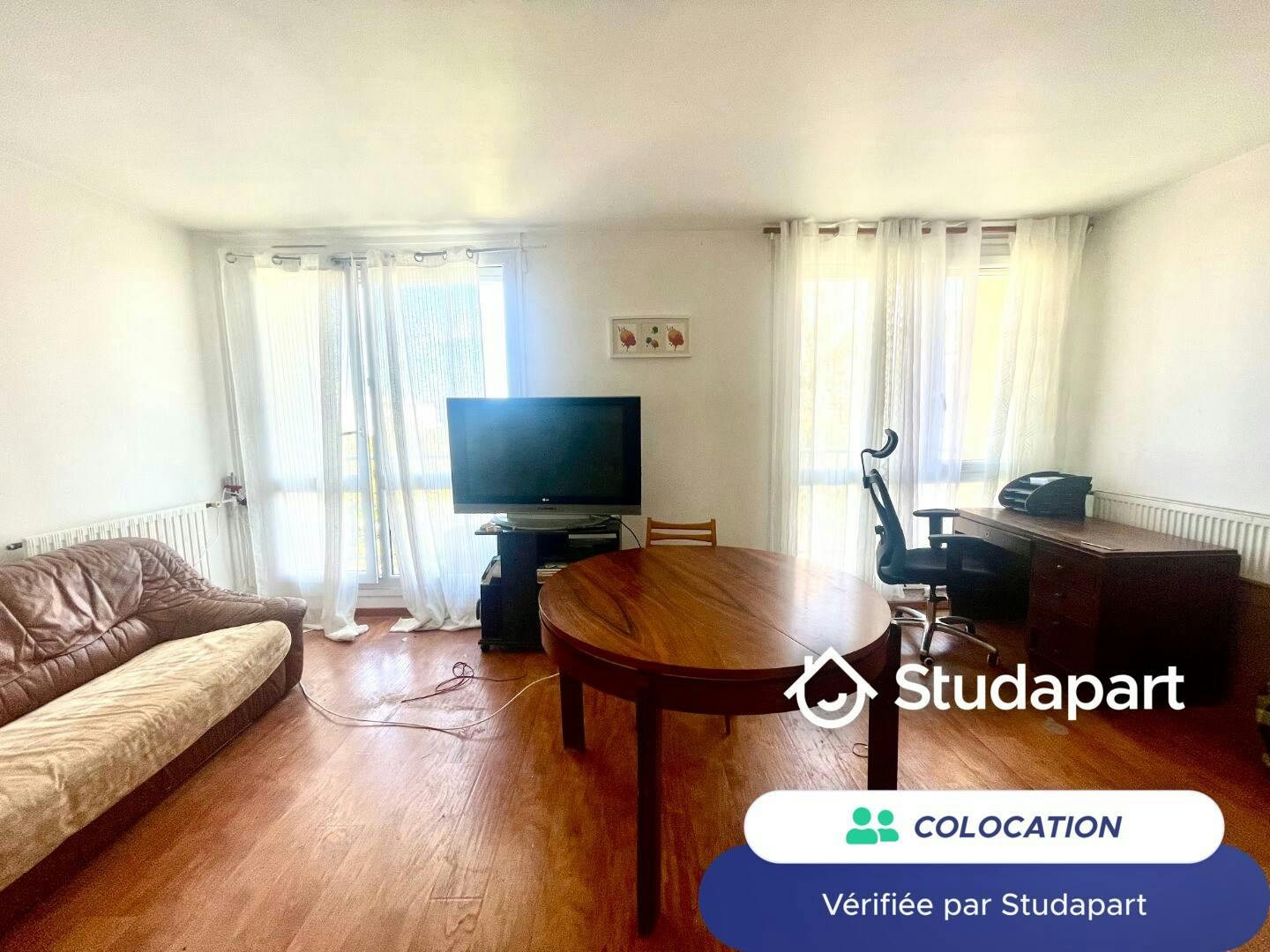 Private room for rent for €525 per month in Montigny-le-Bretonneux, Mail des Thuyas
