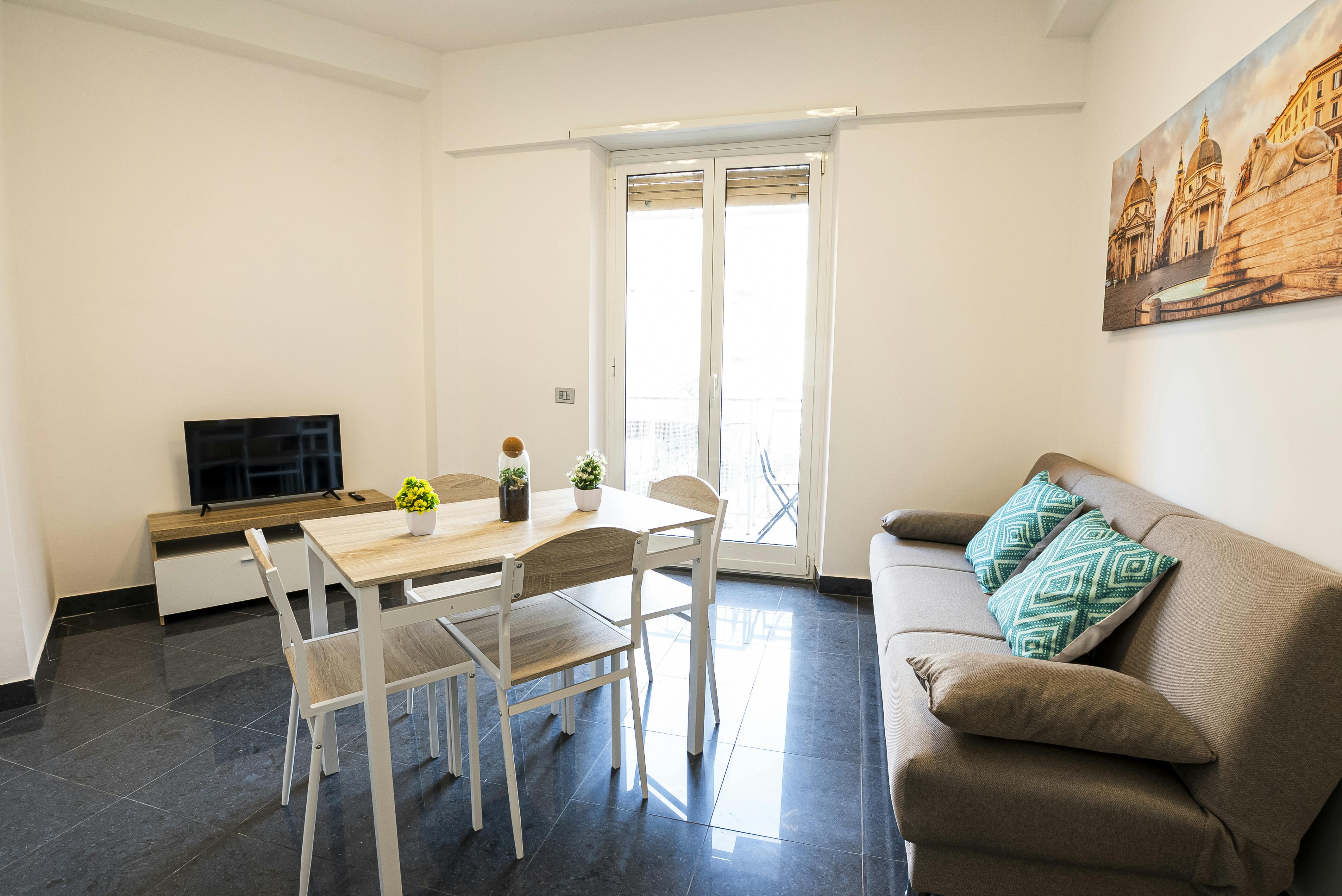 Apartment for rent for €1,700 per month in Rome, Via Giuseppe Troiani