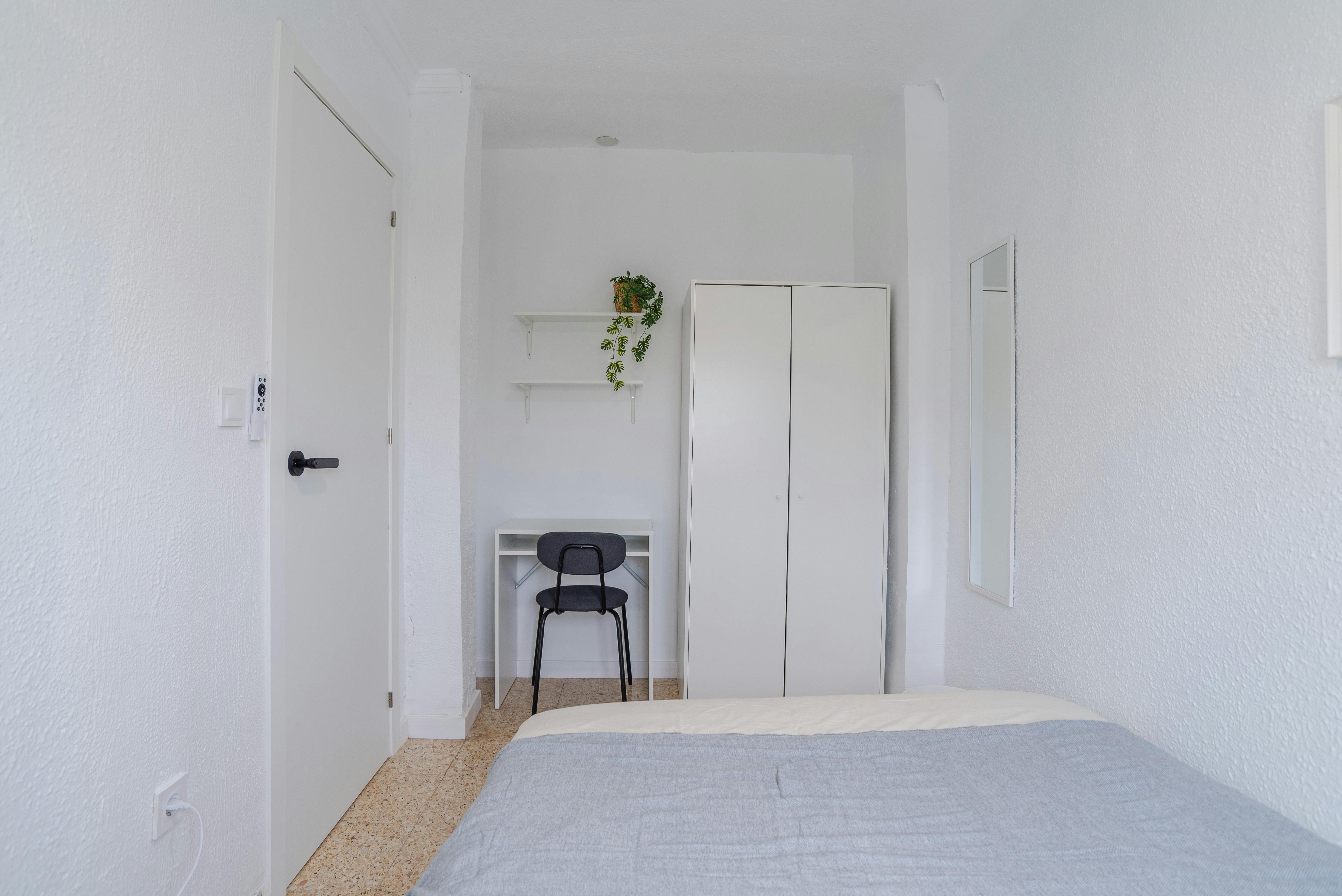 Single room Xirivella, 1 bed, 7m² — photo 21