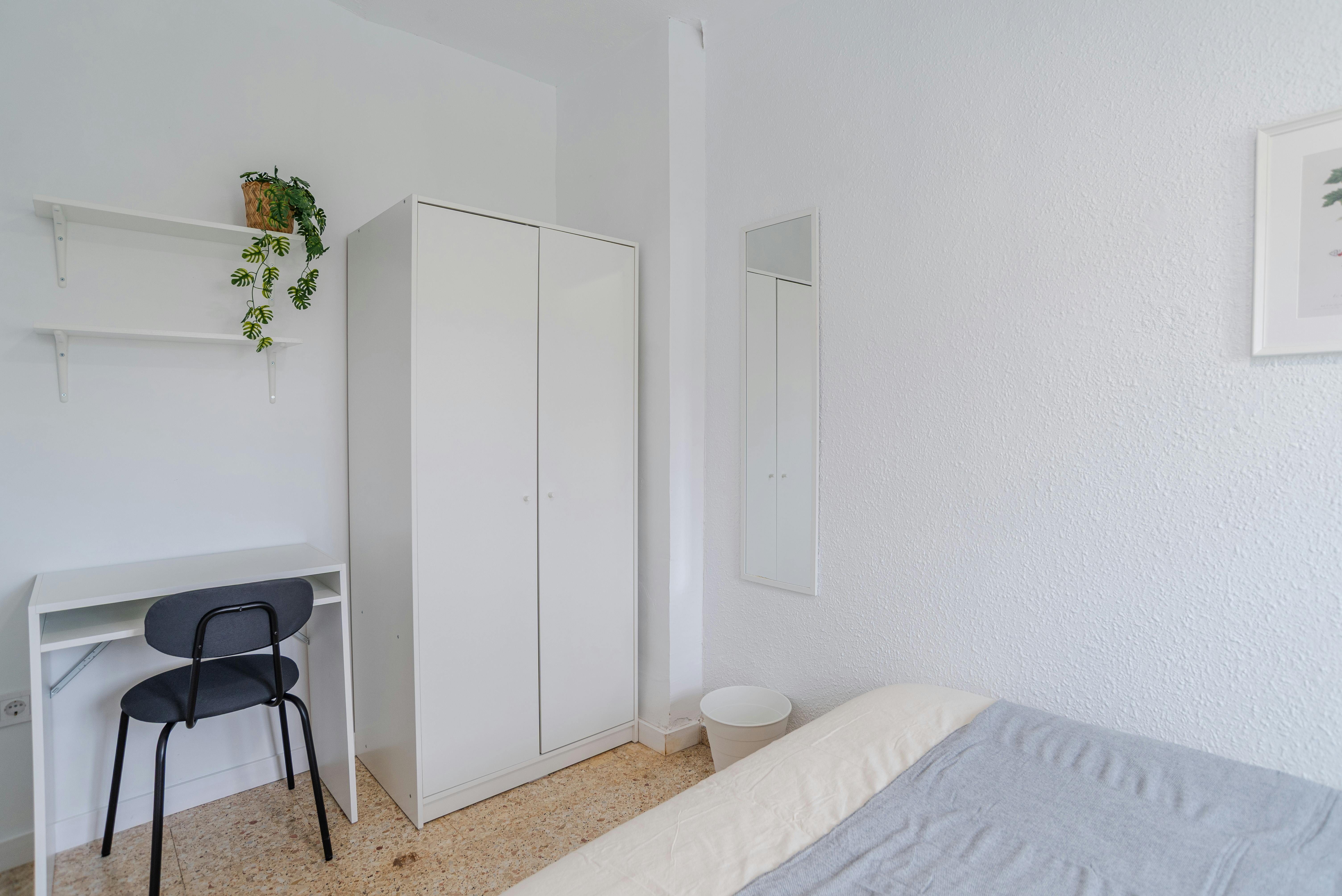 Single room Xirivella, 1 bed, 7m² — photo 24