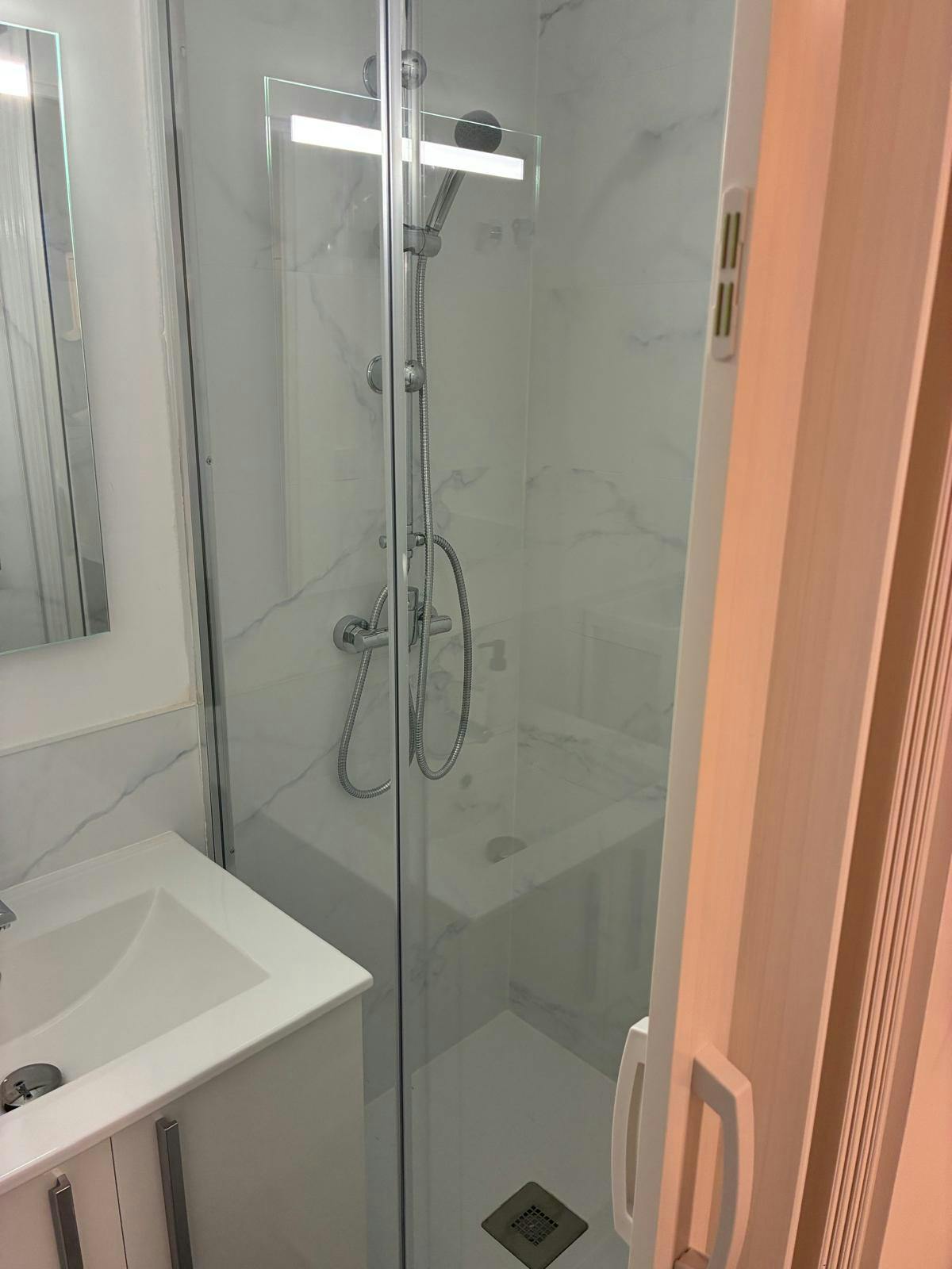 Single room Xirivella, 1 bed, 6m² — photo 6