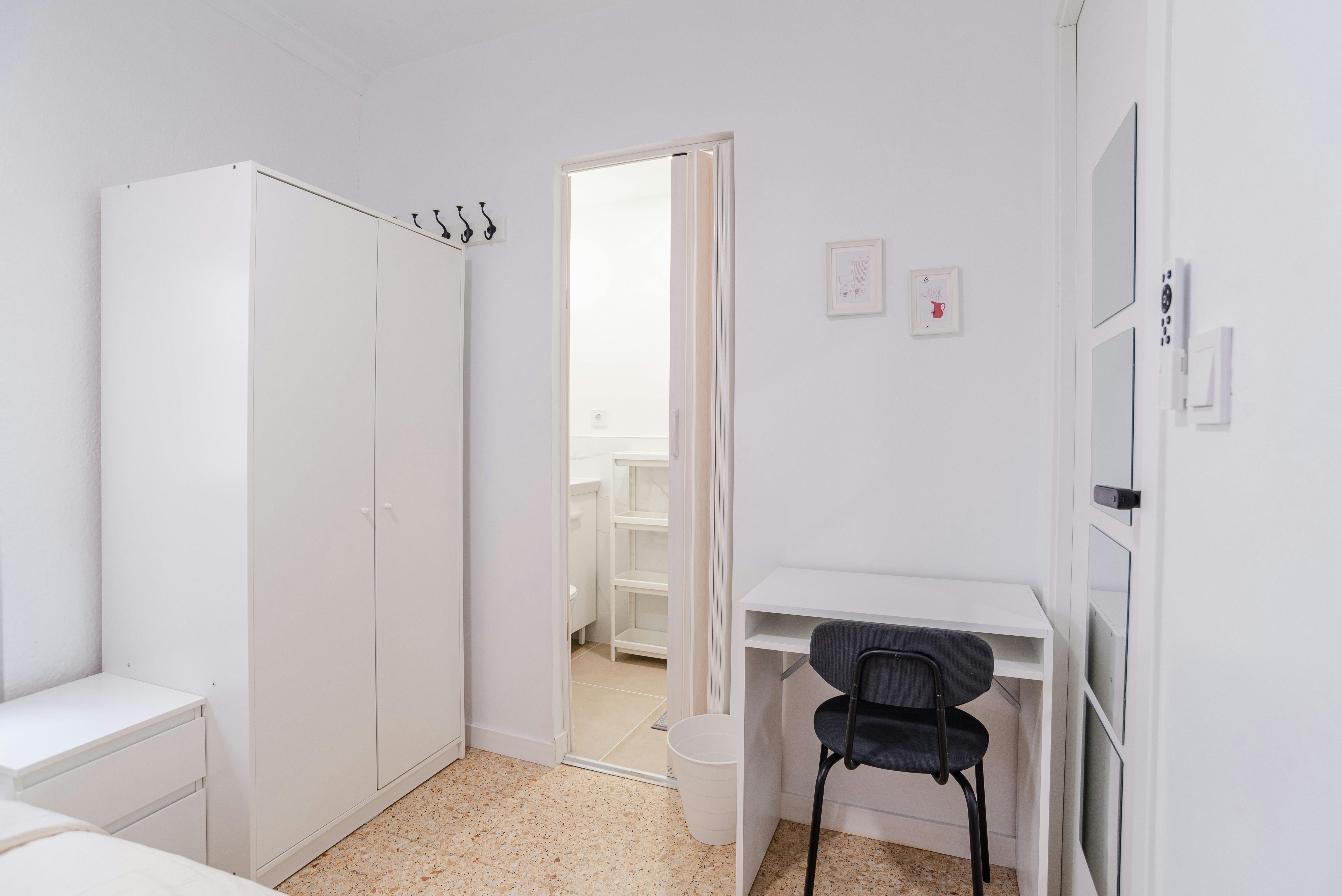 Single room Xirivella, 1 bed, 6m² — photo 24