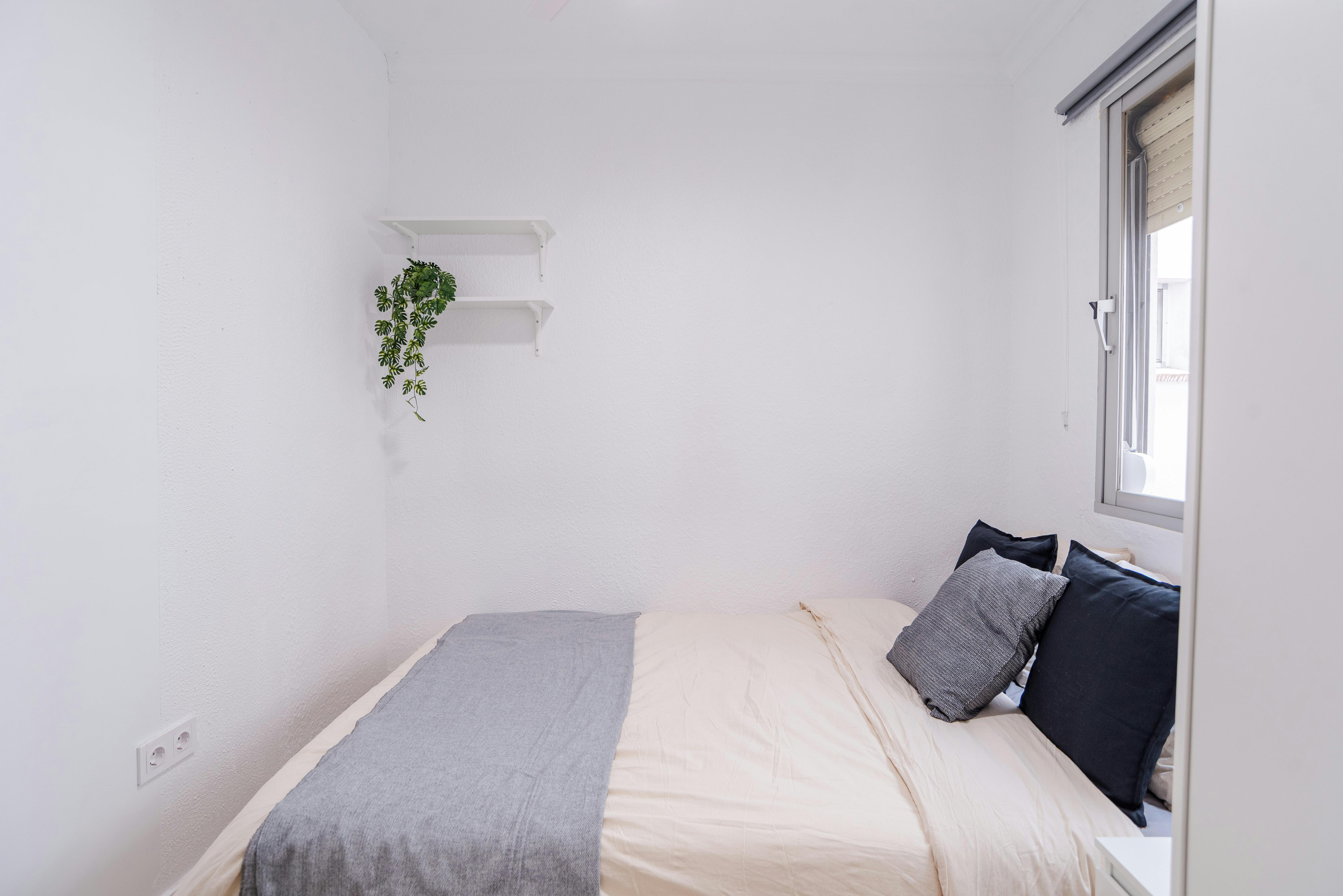 Single room Xirivella, 1 bed, 6m² — photo 21