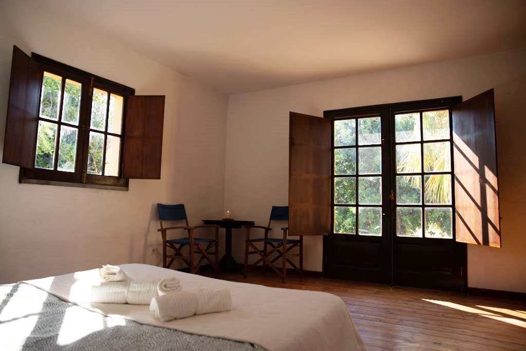 Privat rum att hyra för 385 € i månaden i Luz, Rua Nossa Senhora da Luz