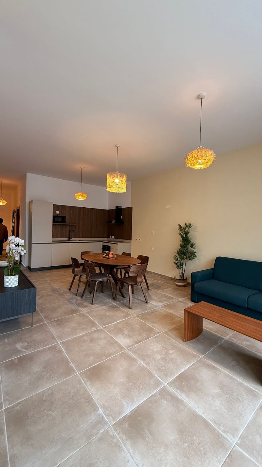 Triq Il-Qasam, Is-Swieqi preview