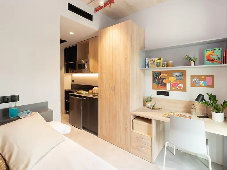 Carrer de la Residencia, L'Hospitalet de Llobregat preview