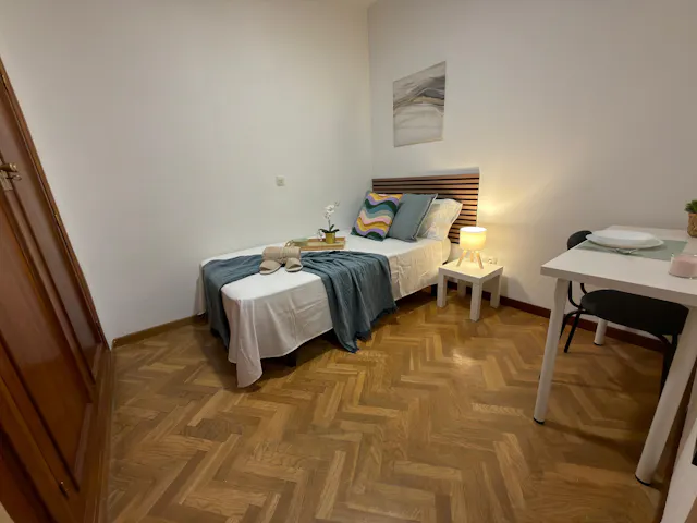 Private room in Calle del Robledillo, Madrid (1690848) room image 1