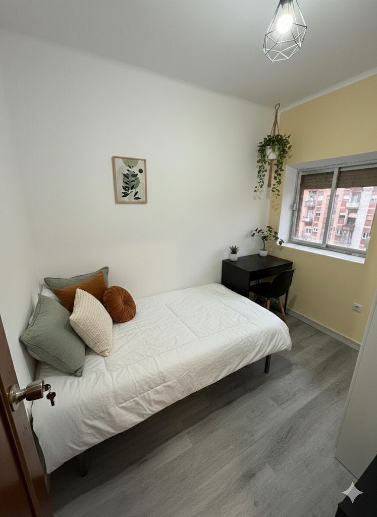Chambre privée à louer pour 260 €/mois à Salamanca, Calle Trébol