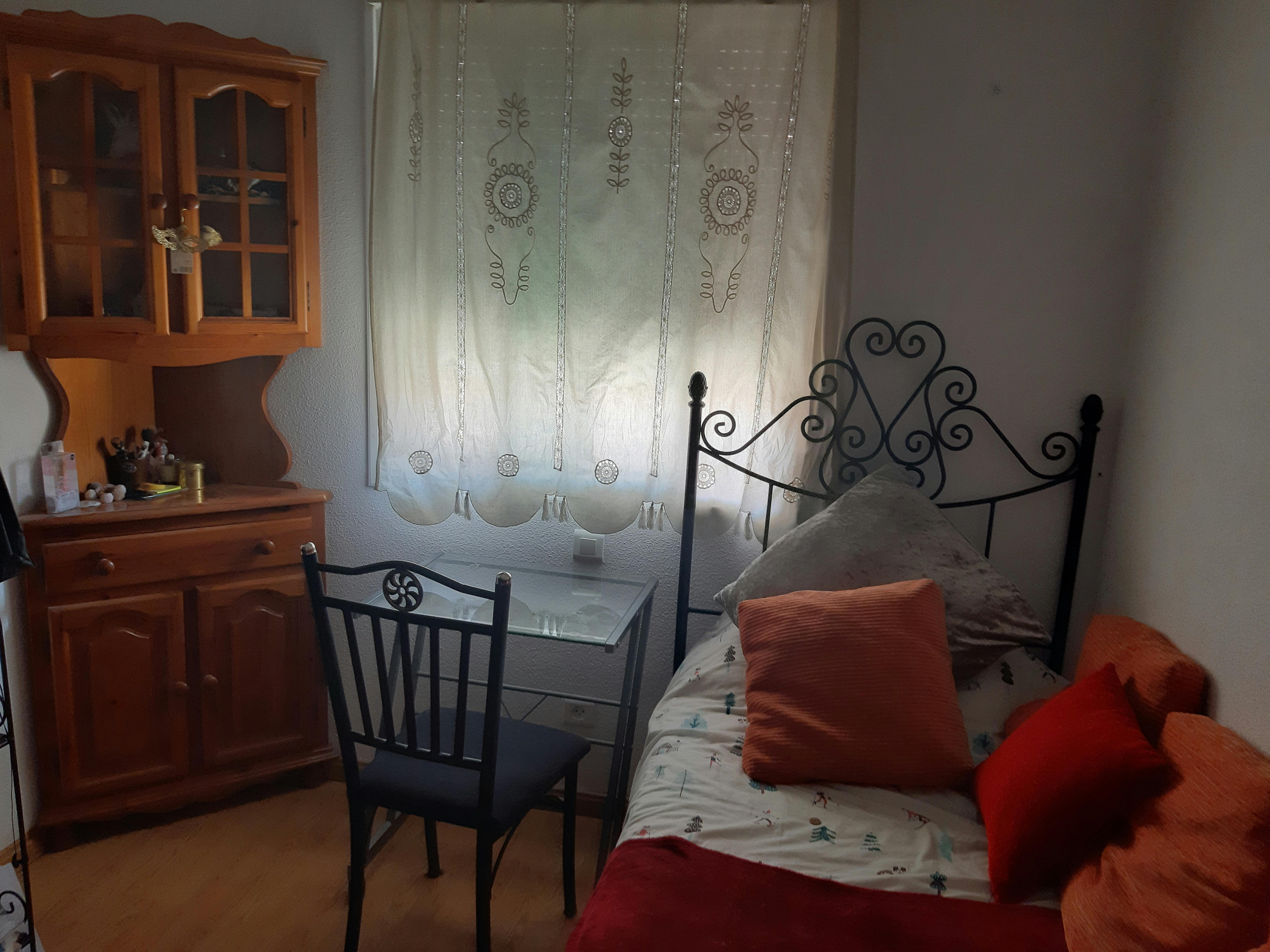 Отдельная комната сдается в аренду за 540 € в месяц в Alcorcón, Calle las Hayas