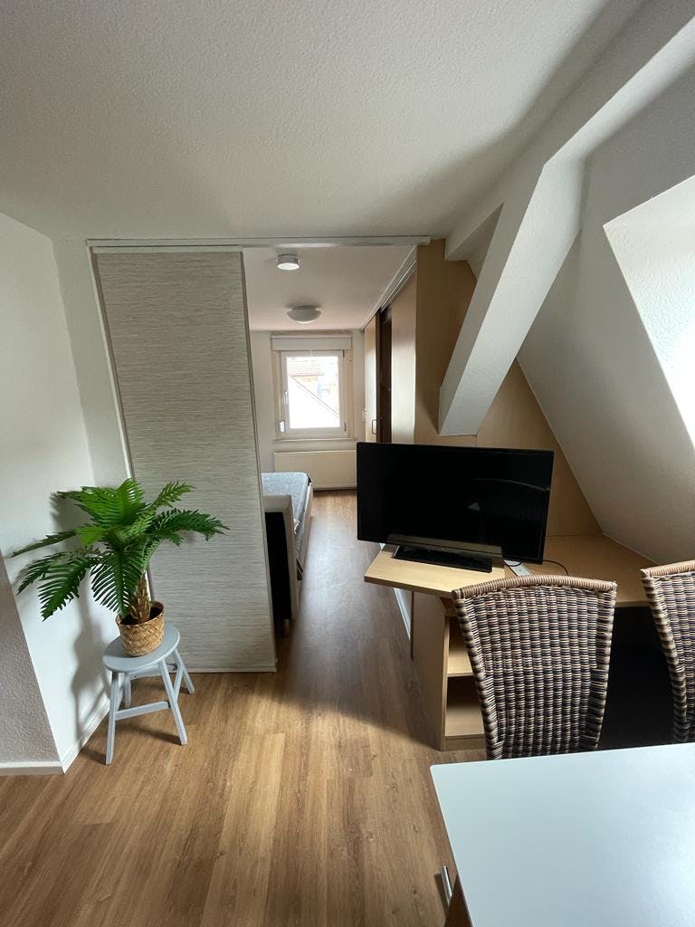 Квартира сдается в аренду за 1 300 € в месяц в Stuttgart, Leonhardstraße