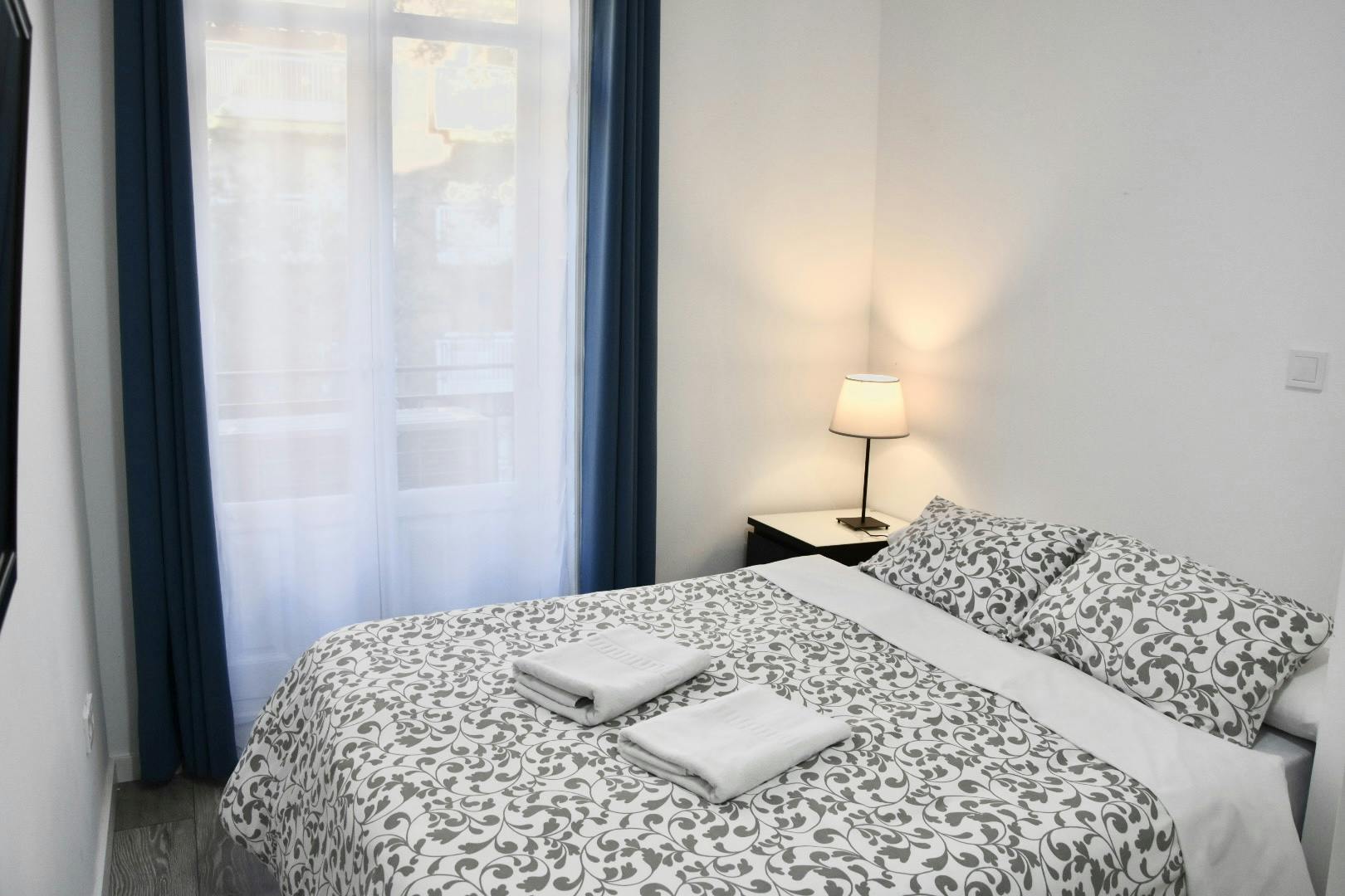Studio for rent for €1,399 per month in Madrid, Calle de Vallehermoso