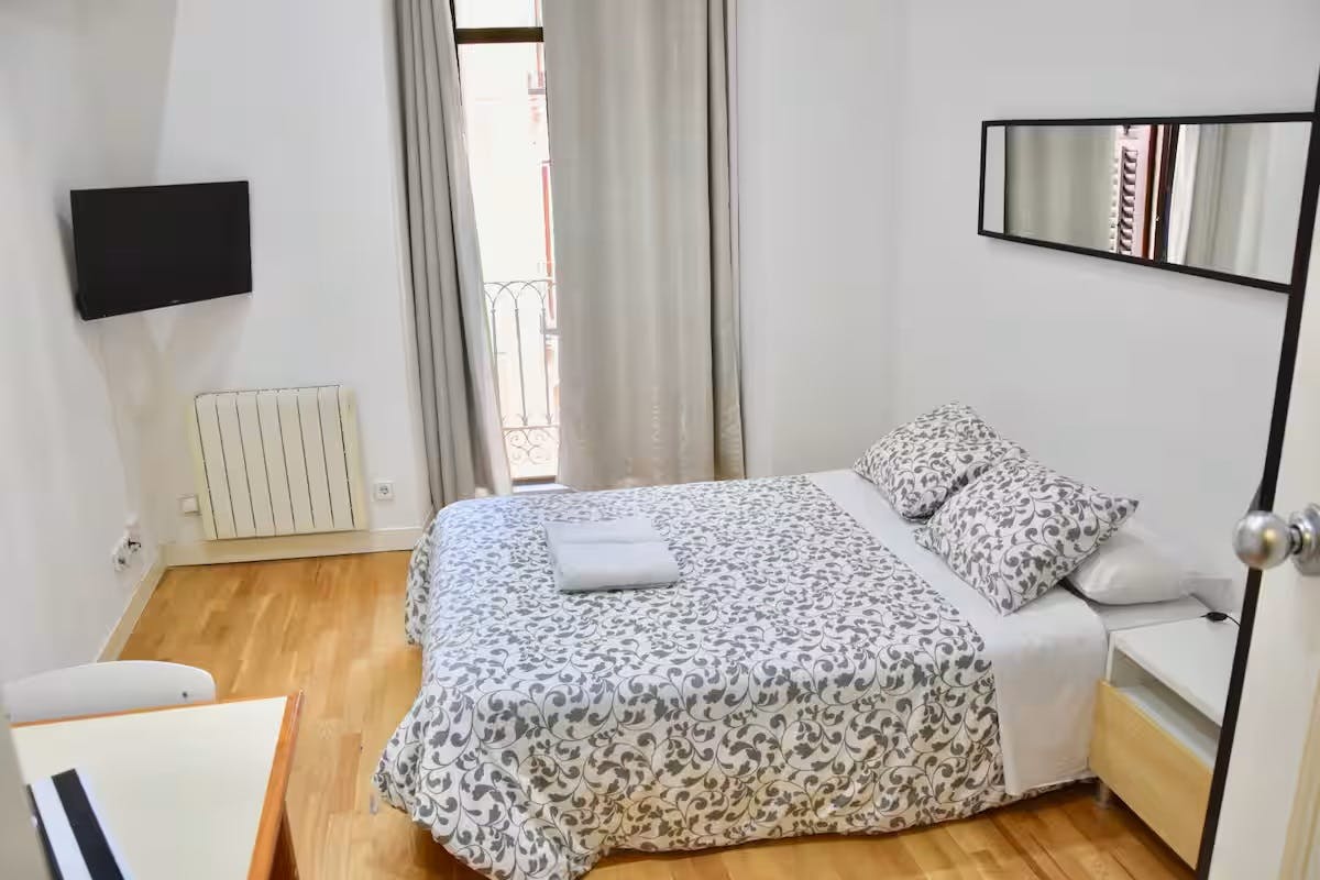 Studio for rent for €1,399 per month in Madrid, Calle de las Navas de Tolosa