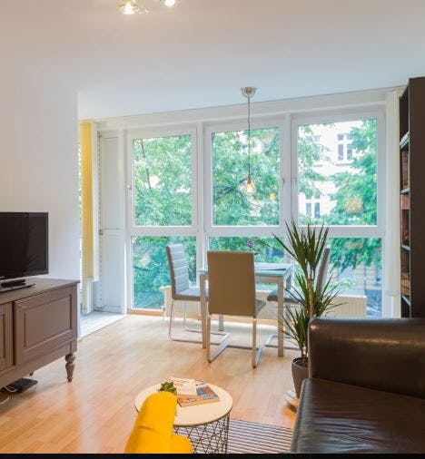 Wohnung zu mieten für 1.470 € pro Monat in Berlin, Erich-Weinert-Straße