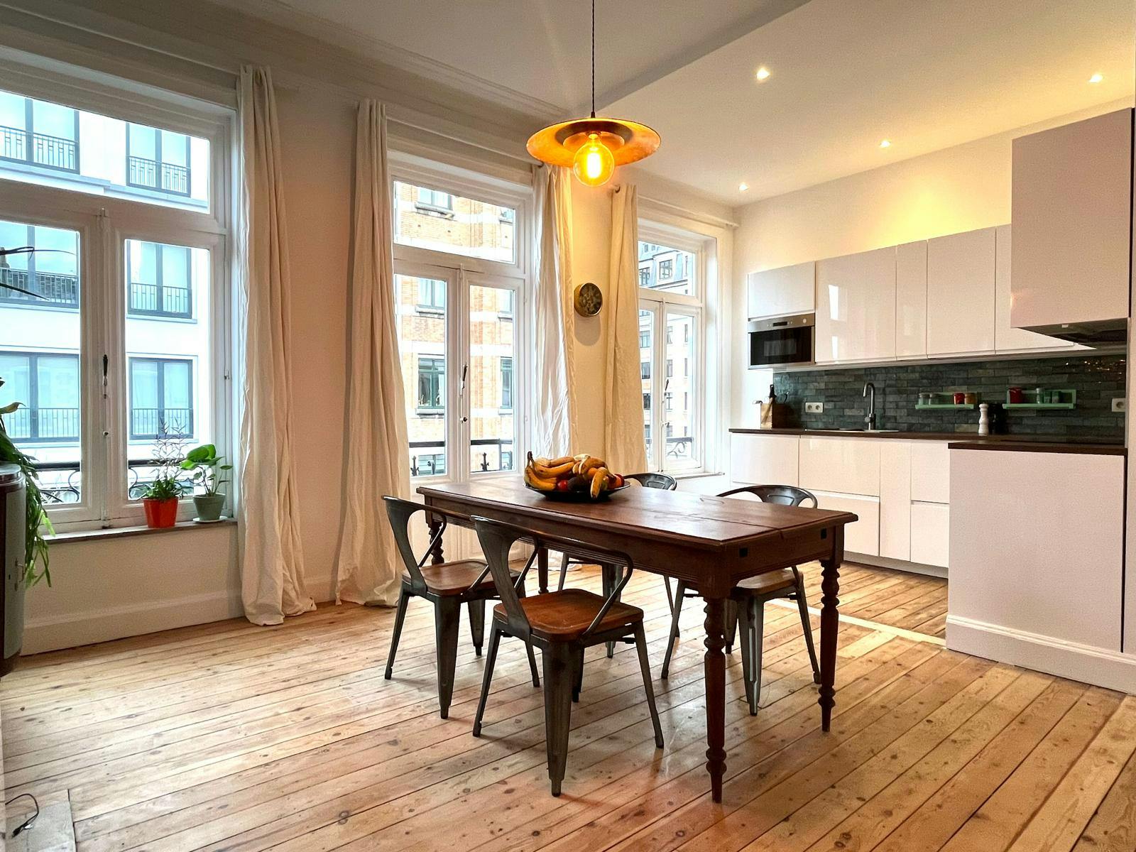 Lägenhet att hyra för 2 560 € i månaden i Saint-Gilles, Rue de la Victoire