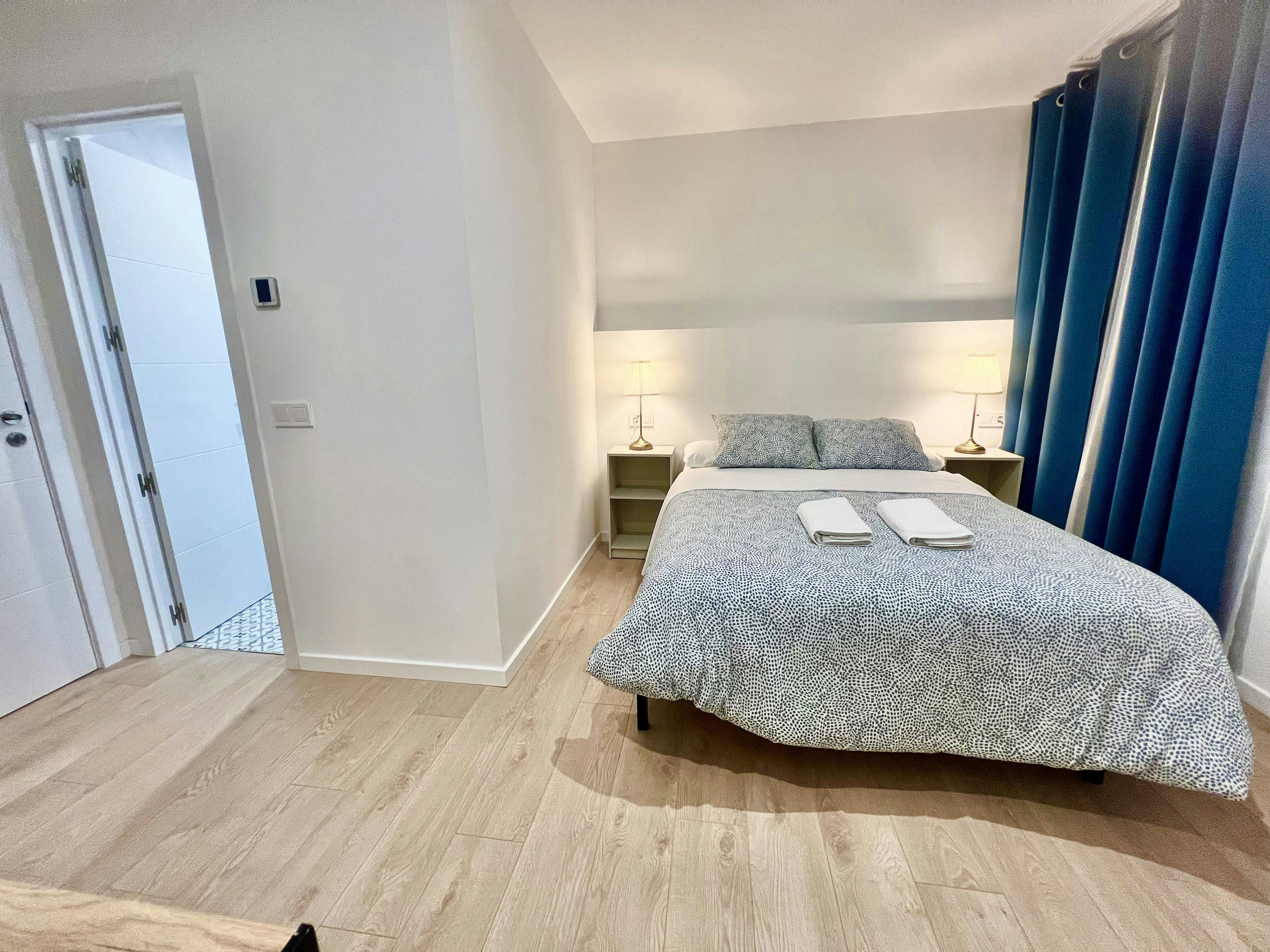 Studio for rent for €1,399 per month in Madrid, Plaza de las Cortes