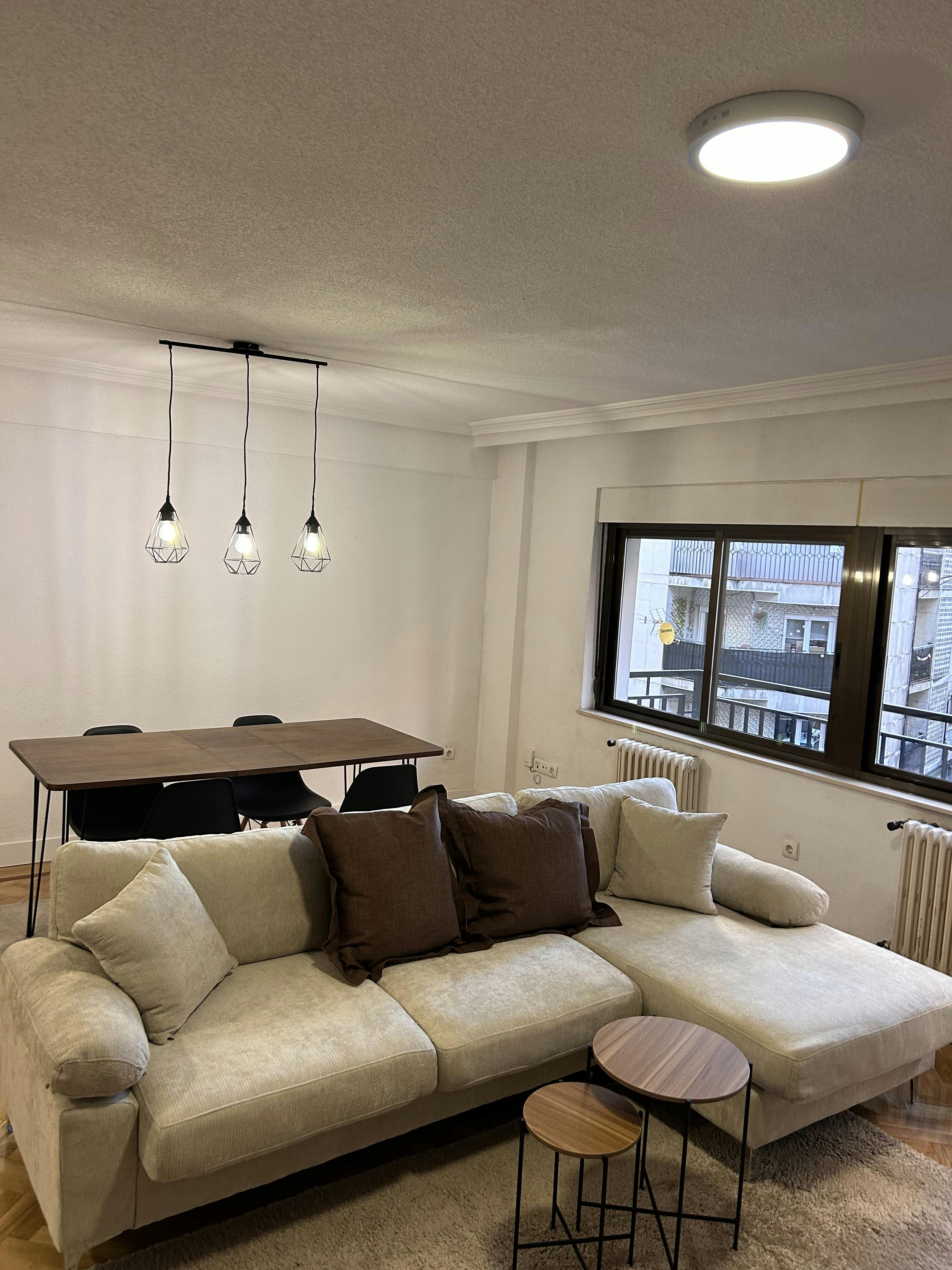 Wohnung zu mieten für 1.499 € pro Monat in Salamanca, Avenida Campoamor