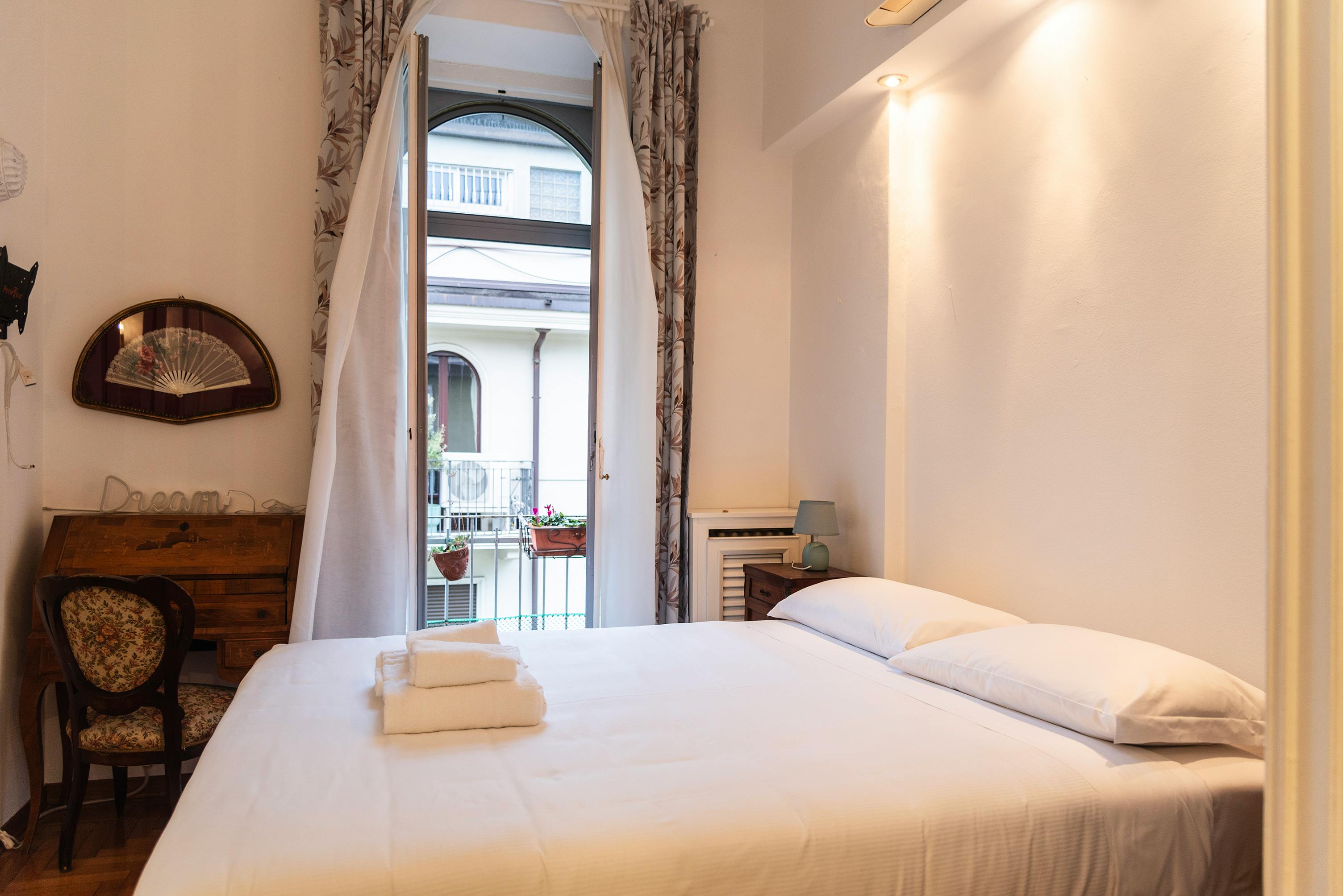 Apartment for rent for €2,204 per month in Milan, Corso di Porta Ticinese