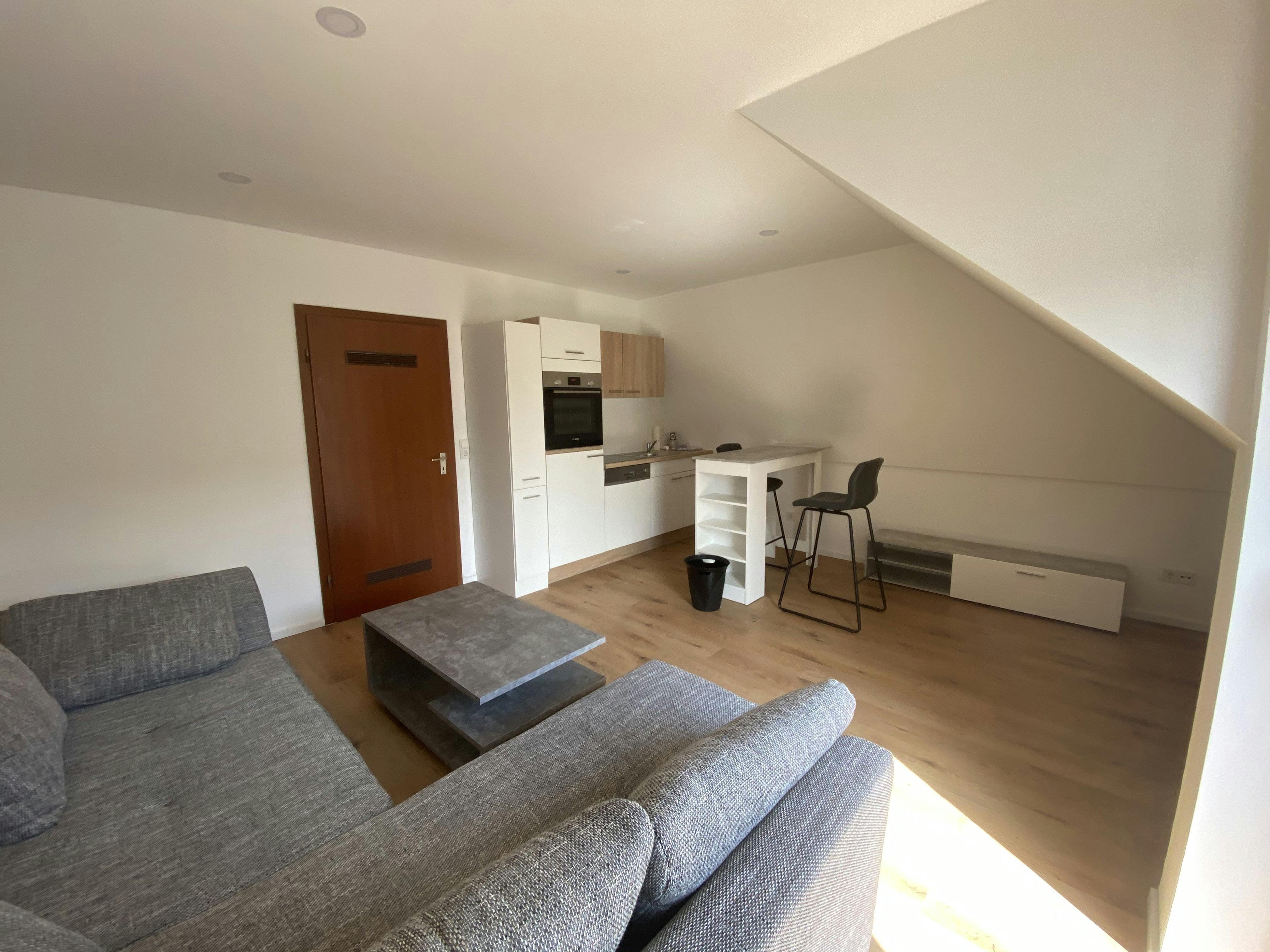 Appartement te huur voor € 1.200 per maand in Ludwigshafen am Rhein, Hofstraße