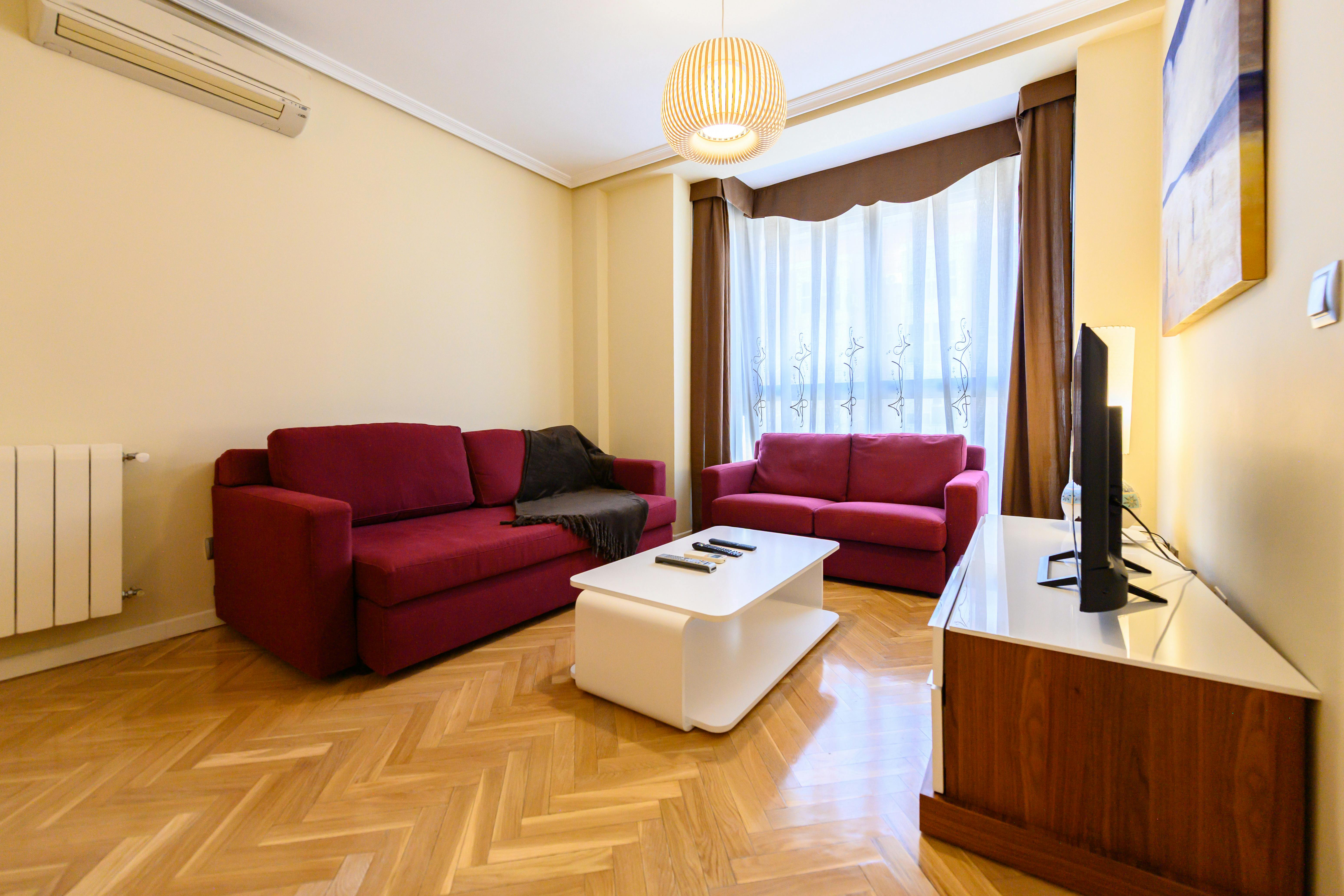 Apartment for rent for €3,100 per month in Madrid, Calle de Tampico